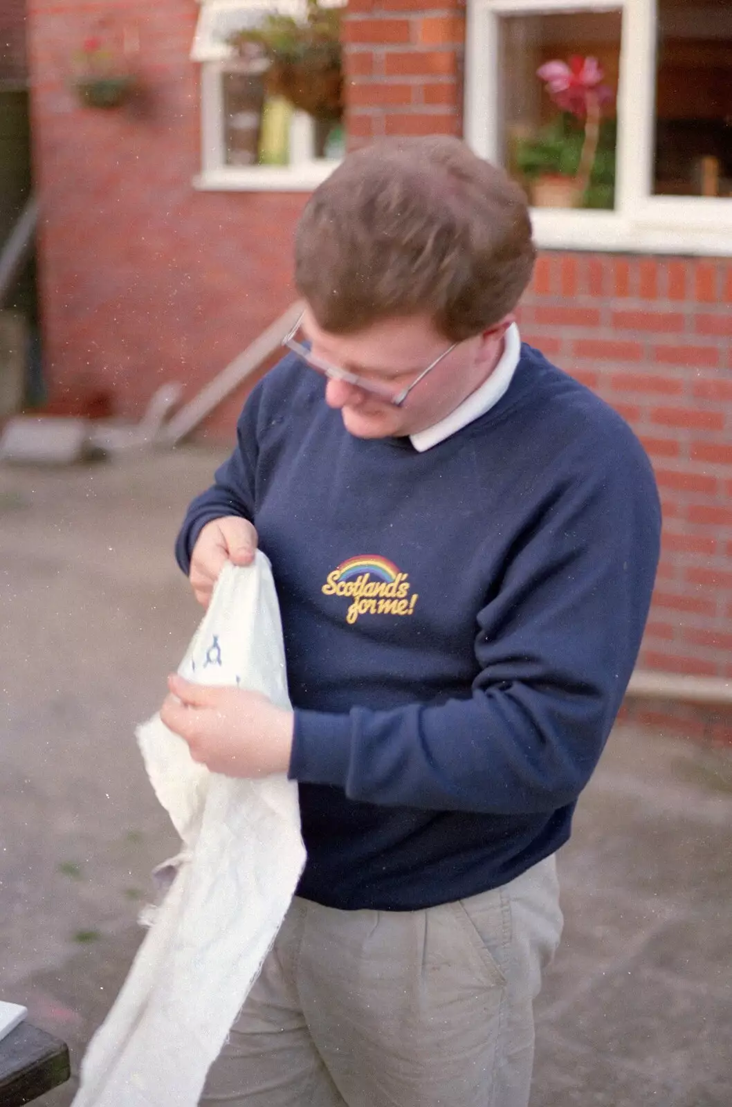 Hamish pulls out a cloth peg bag, from A Vineyard Miscellany, Bransgore and the New Forest - 18th July 1986