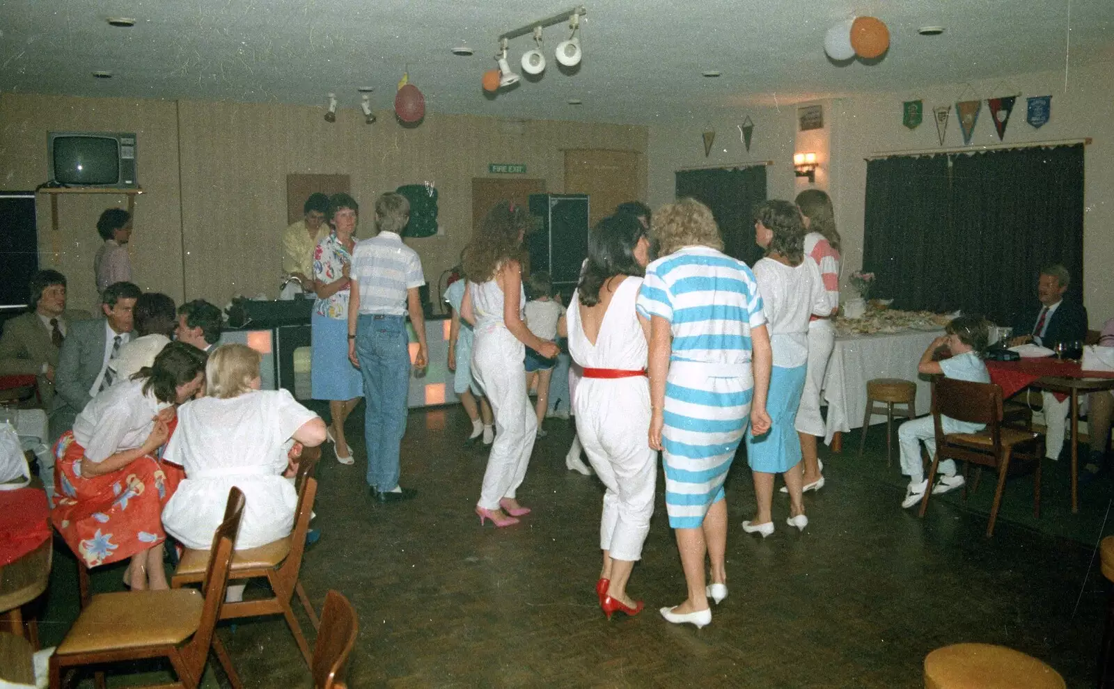 Wedding dancing, from A CB Wedding and a Derelict Railway, Hampshire - 20th July 1986