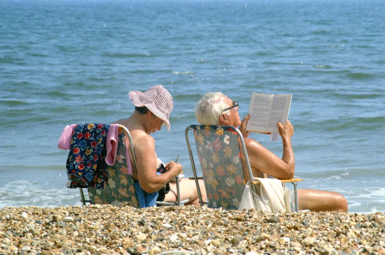 An old couple on the beach, from On the Beach Again and the CB Gang at the Pub, Barton on Sea and Hordle, Hampshire - 25th July 1986