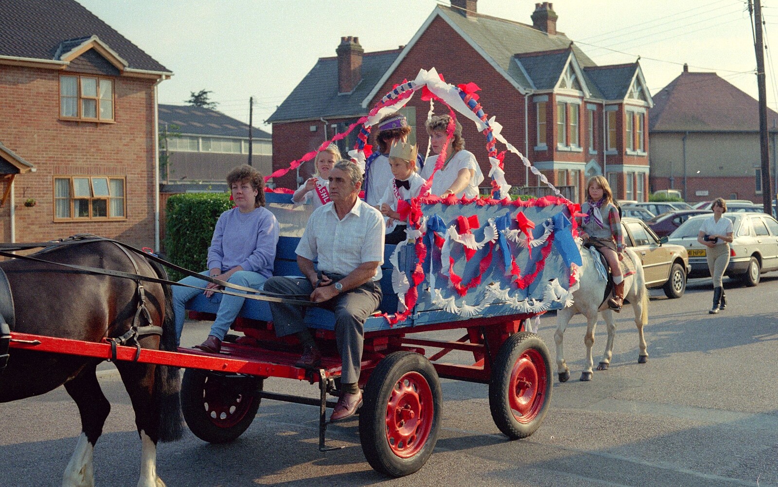 Horse and cart, with the carnival queen from Sean and the New Milton Carnival, Hampshire - 1st August 1986