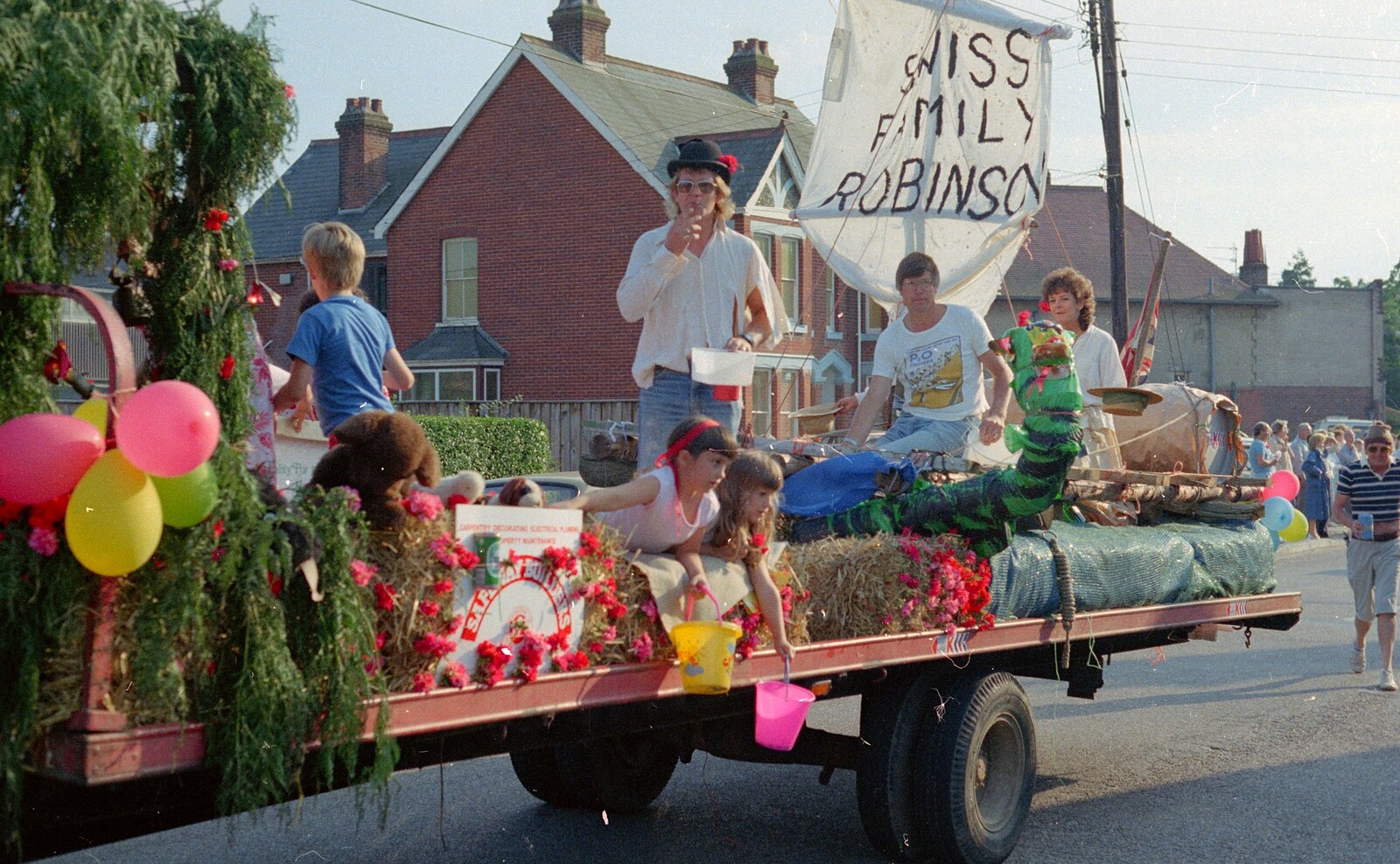The Swiss Family on Manor Road from Sean and the New Milton Carnival, Hampshire - 1st August 1986