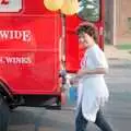 An old school chum walks with the Safeway van, Sean and the New Milton Carnival, Hampshire - 1st August 1986