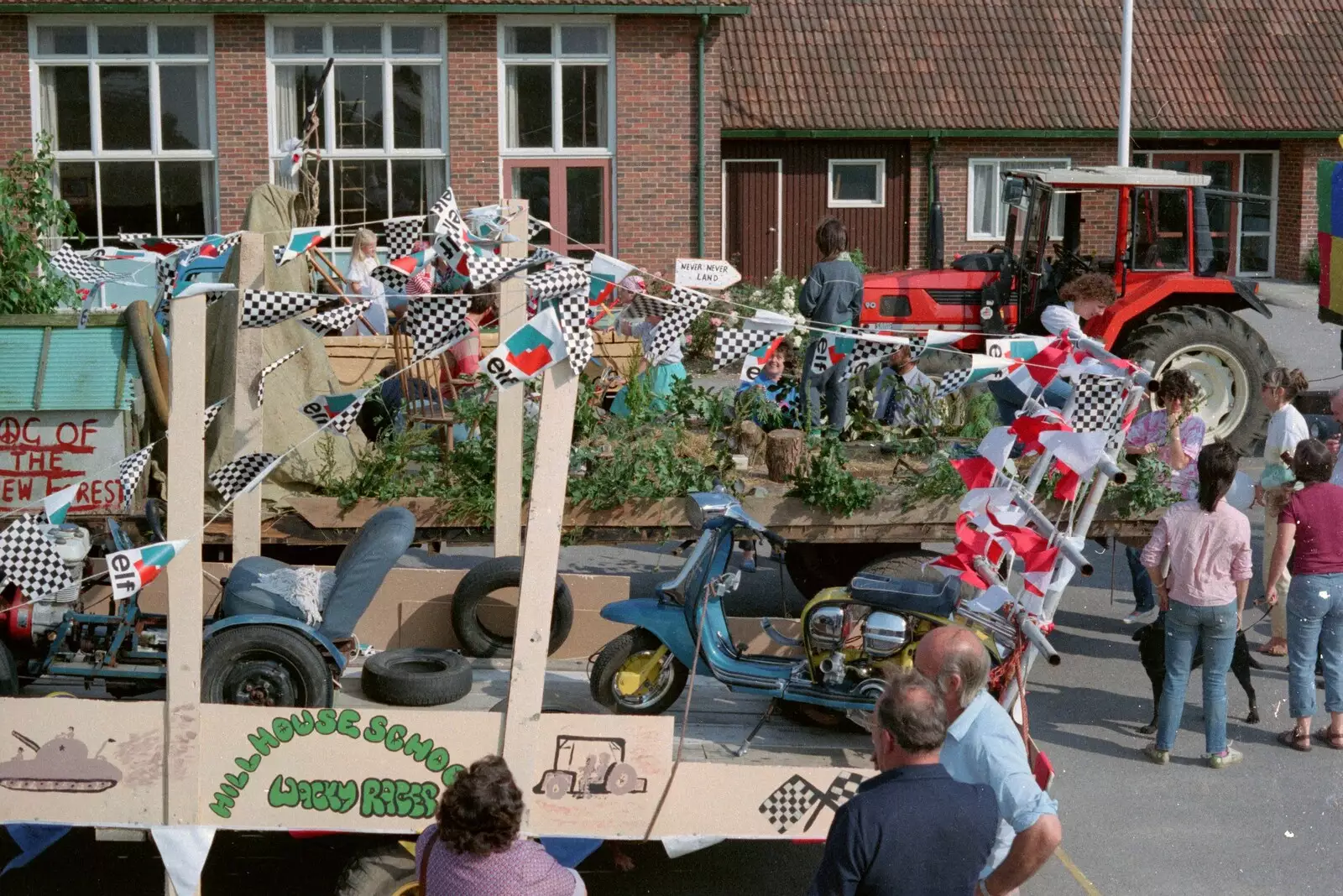 Floats outside the Junior School, from Sean and the New Milton Carnival, Hampshire - 1st August 1986