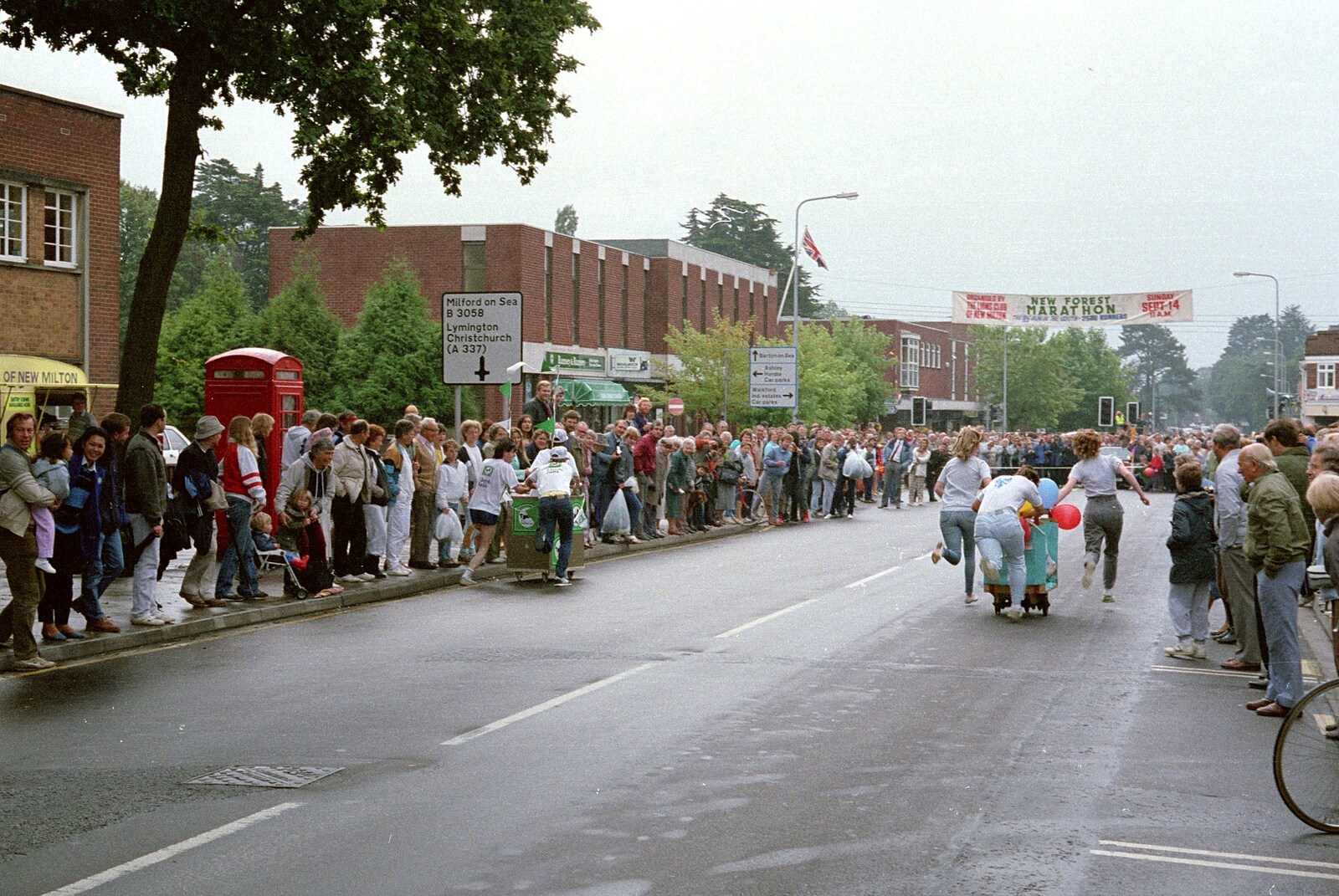Heading for the finishing line from The New Forest Marathon, New Milton, Hampshire - 14th September 1986