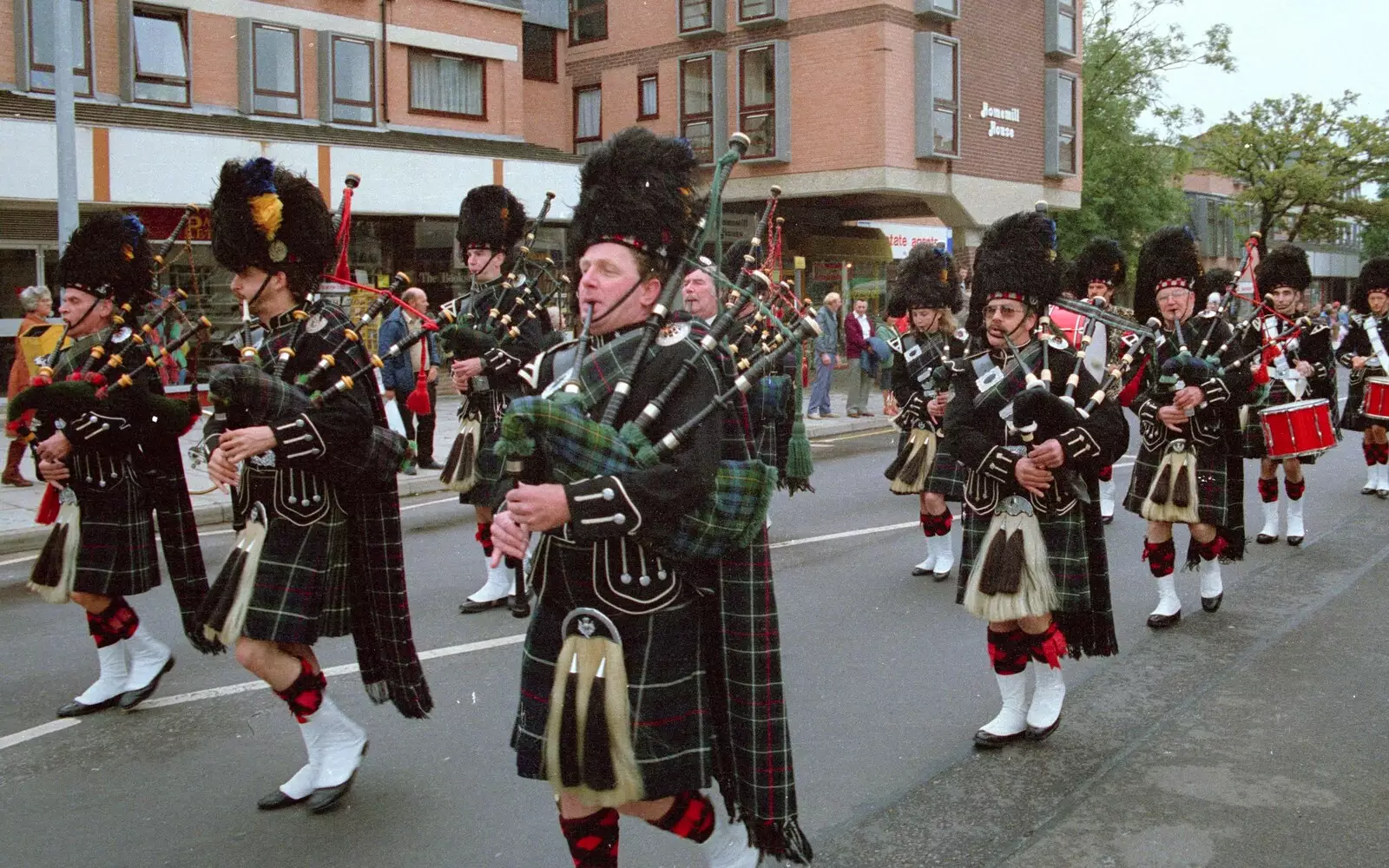 More bagpipe action, from The New Forest Marathon, New Milton, Hampshire - 14th September 1986