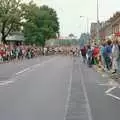 The marathon proper kicks off, The New Forest Marathon, New Milton, Hampshire - 14th September 1986