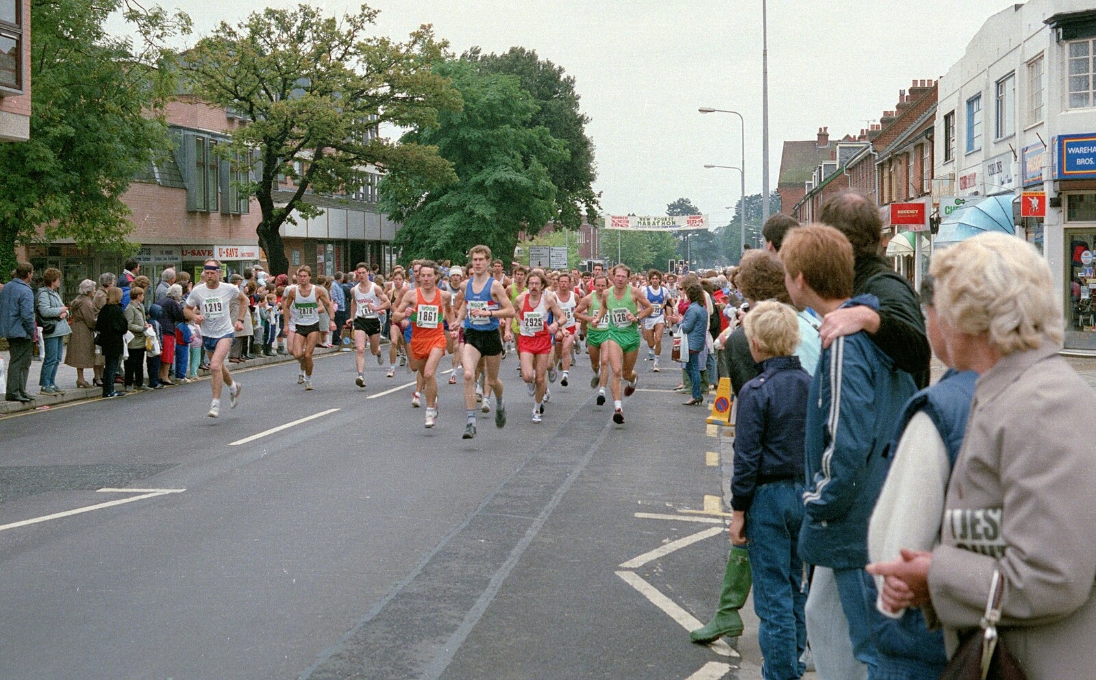 A mass of marathon runners from The New Forest Marathon, New Milton, Hampshire - 14th September 1986