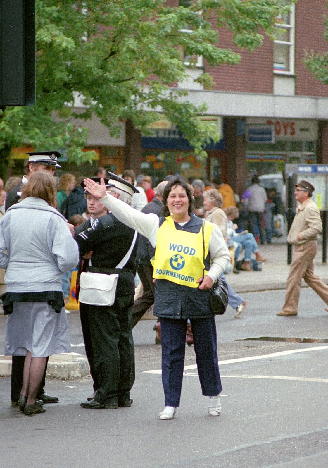 Pauline waves from The New Forest Marathon, New Milton, Hampshire - 14th September 1986