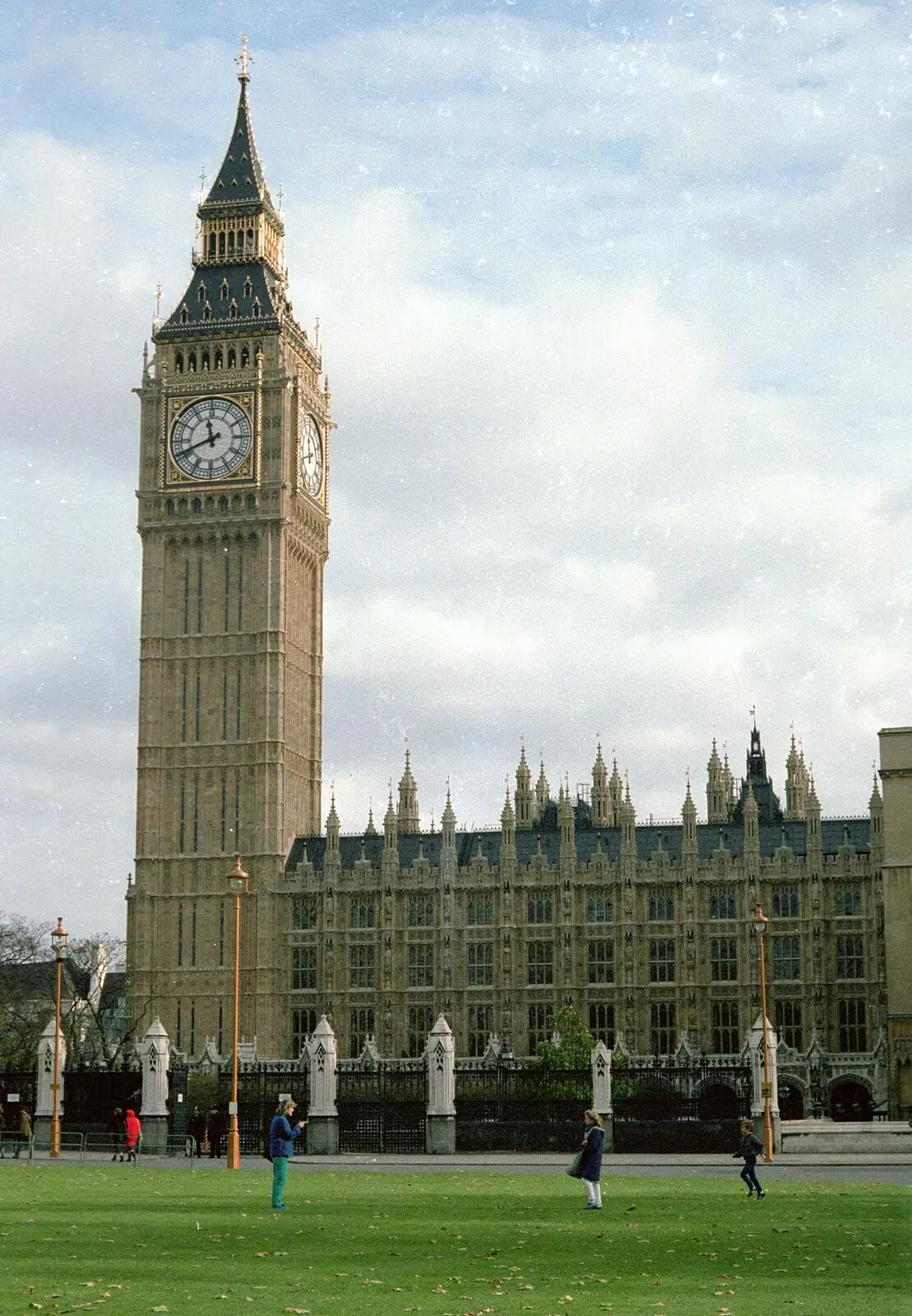 The Houses of Parliament, from Grape Picking and the Trip Back to Poly, Bransgore and London - 20th September 1986