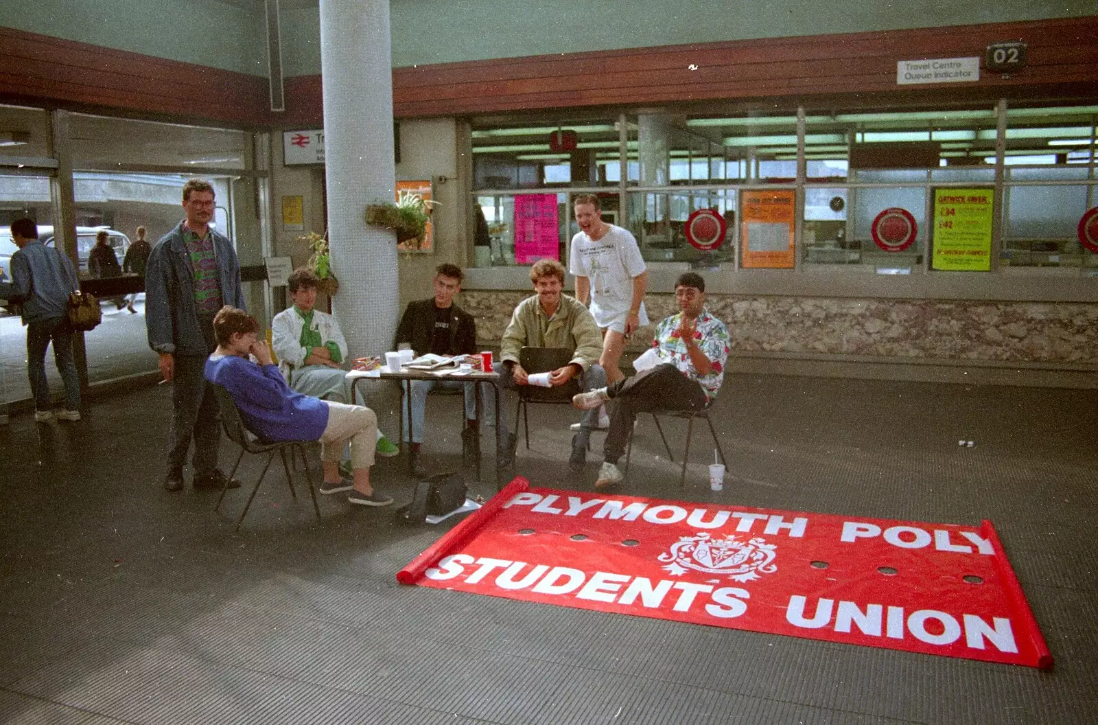 Ed, Andy Wishart and the gang at Plymouth Station, from Uni: Back at Poly and a Trip to Cheddar Gorge, Somerset and Plymouth - 2nd October 1986