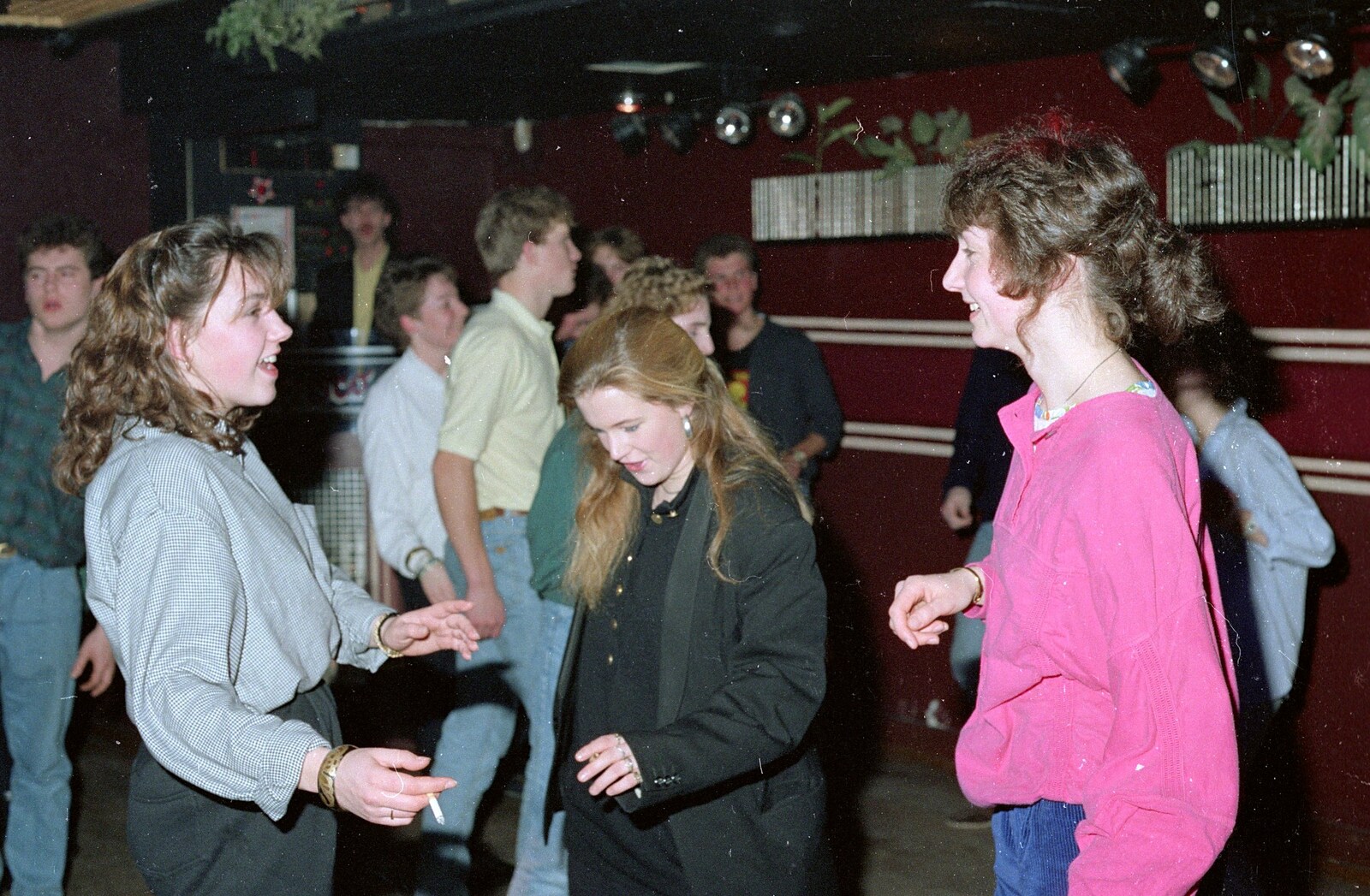 More dancing from Uni: A Party in Snobs Nightclub, Mayflower Street, Plymouth - 18th October 1986