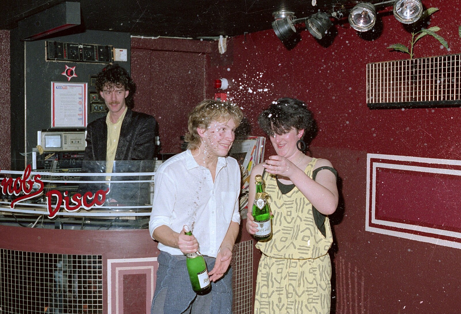 More fizz from Uni: A Party in Snobs Nightclub, Mayflower Street, Plymouth - 18th October 1986