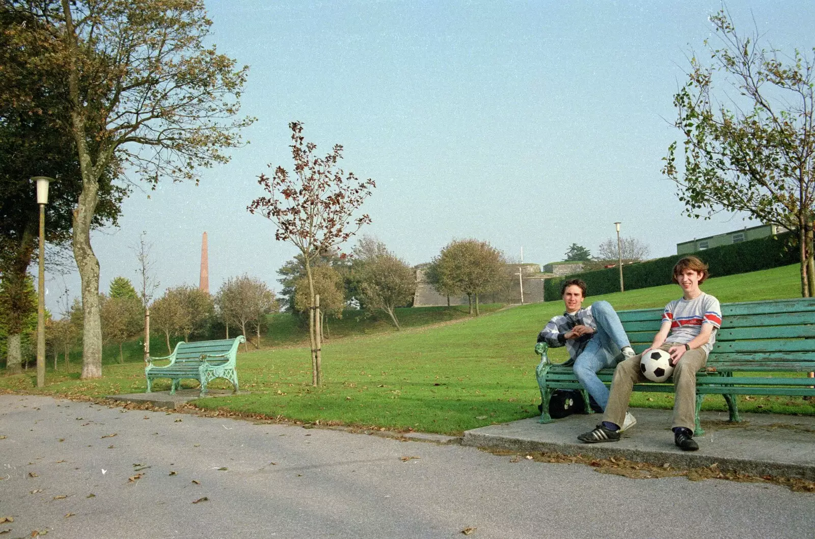 Riki and Dave sit out for a bit, from Uni: A Plymouth Hoe Kickabout, Plymouth, Devon - 20th October 1986