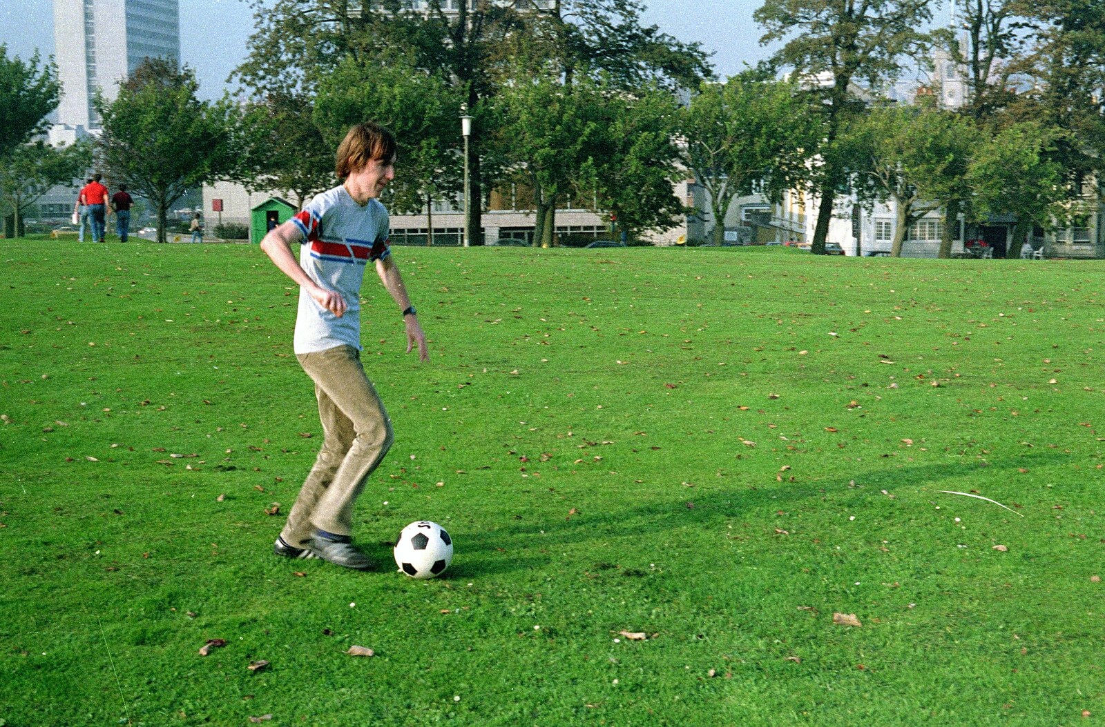 Dave's on the ball from Uni: A Plymouth Hoe Kickabout, Plymouth, Devon - 20th October 1986