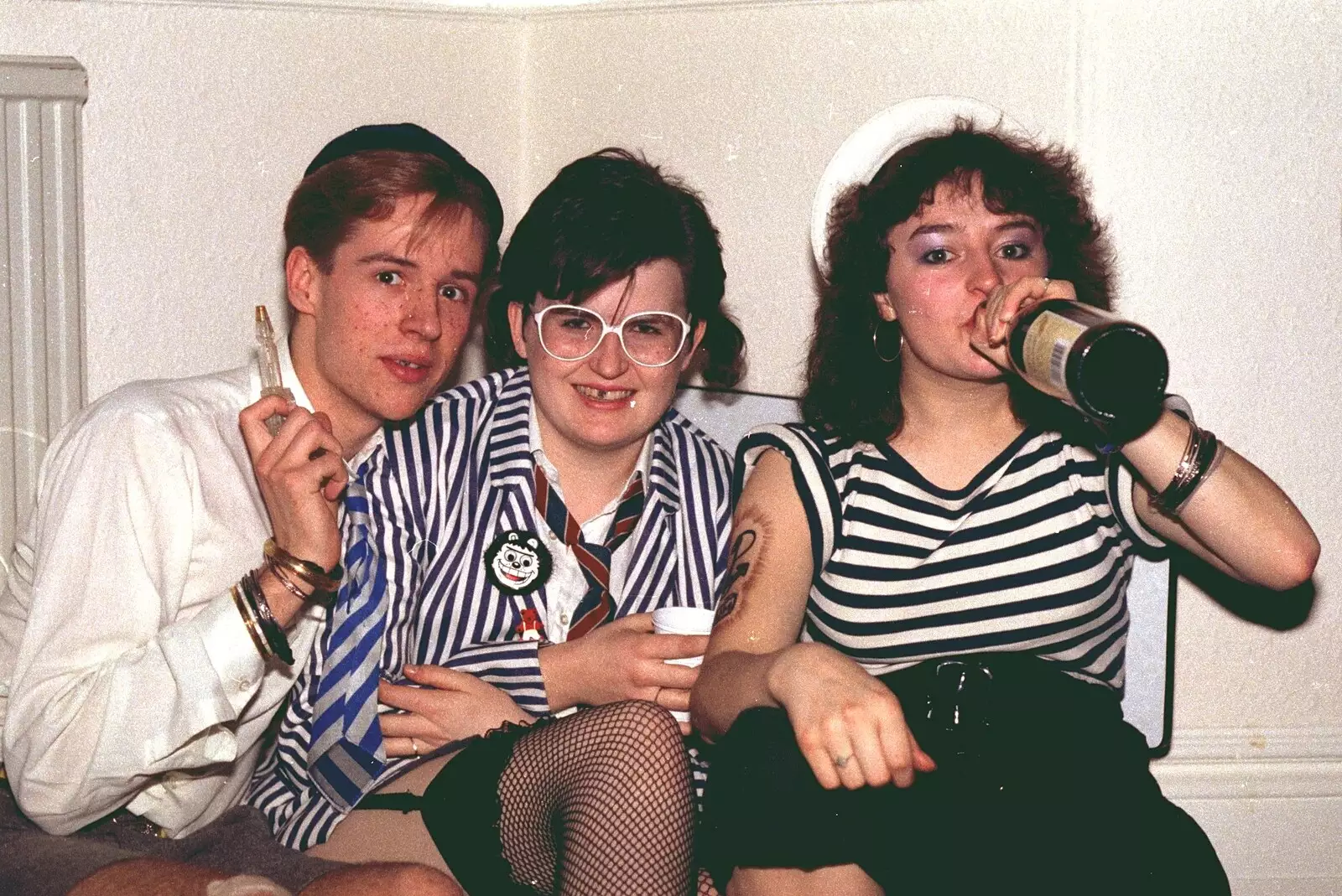 More 'quality' wine is swigged, from Uni: Simon Read's Party, North Road East, Plymouth - 10th March 1987
