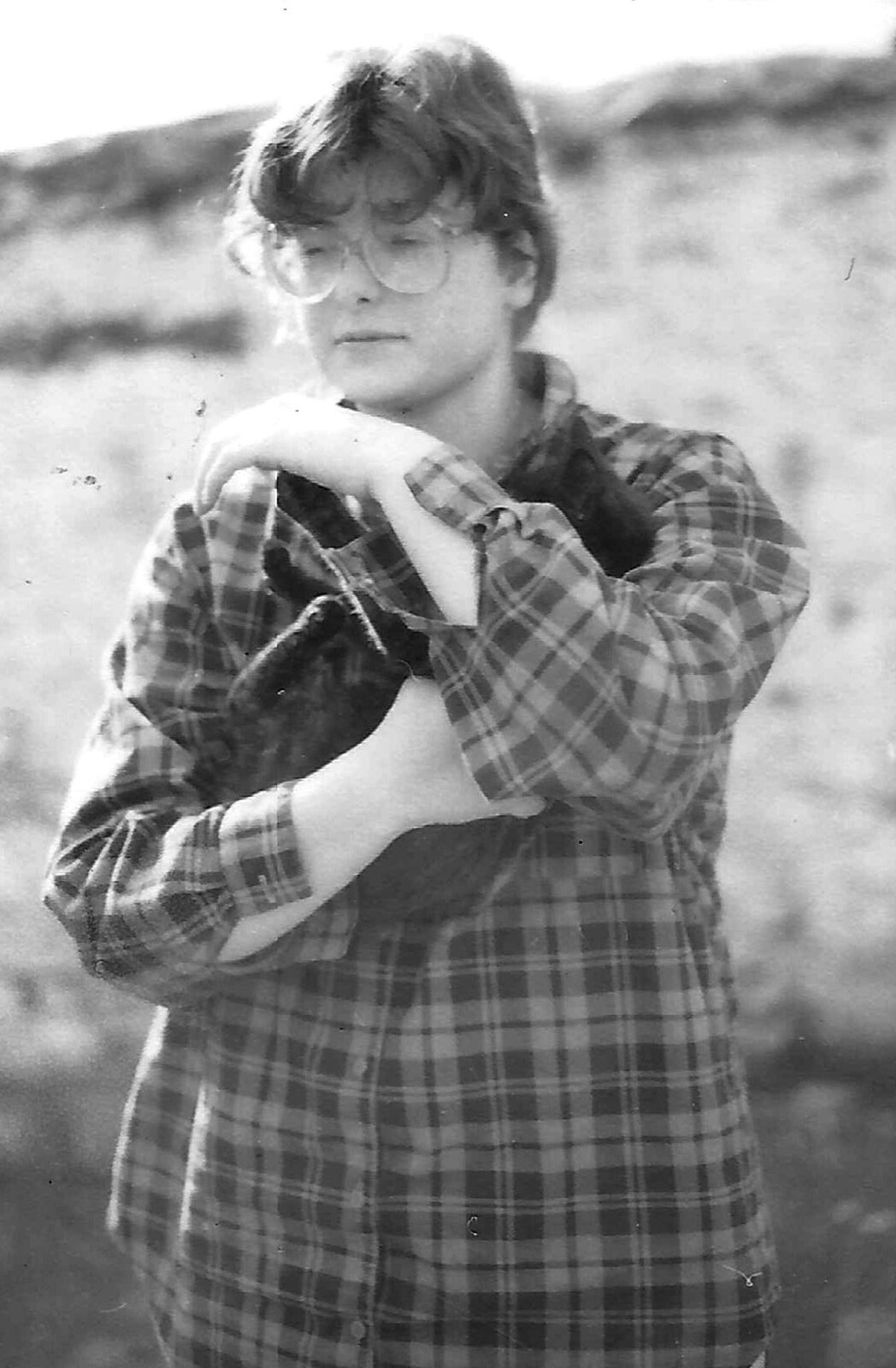 Barbara plays with the kitten from Uni: A Neath Road Summer, St. Jude's, Plymouth - 18th August 1987