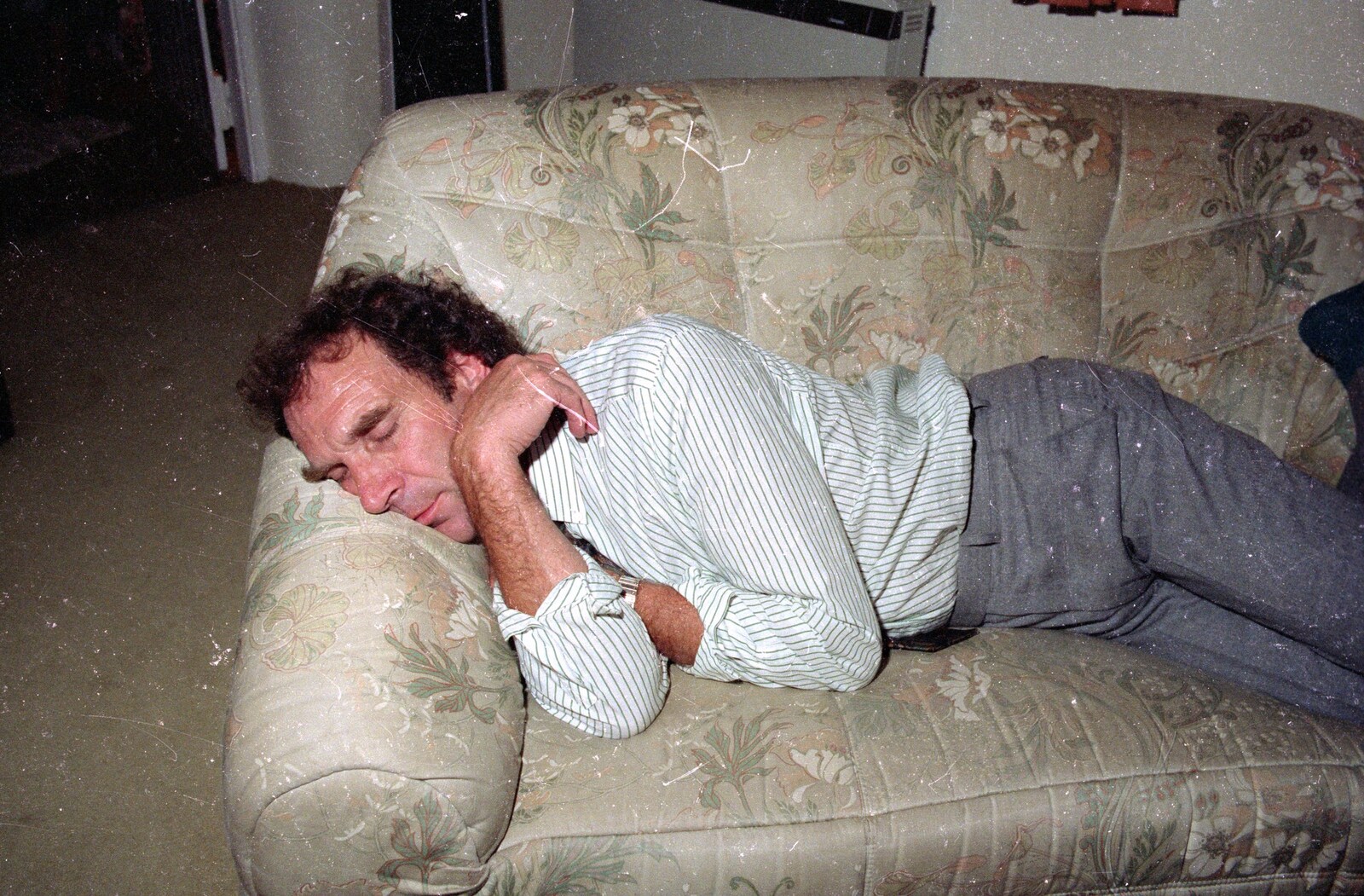 Mike has a snooze from A Trip to Bracken Way, Walkford, Dorset - 8th September 1987
