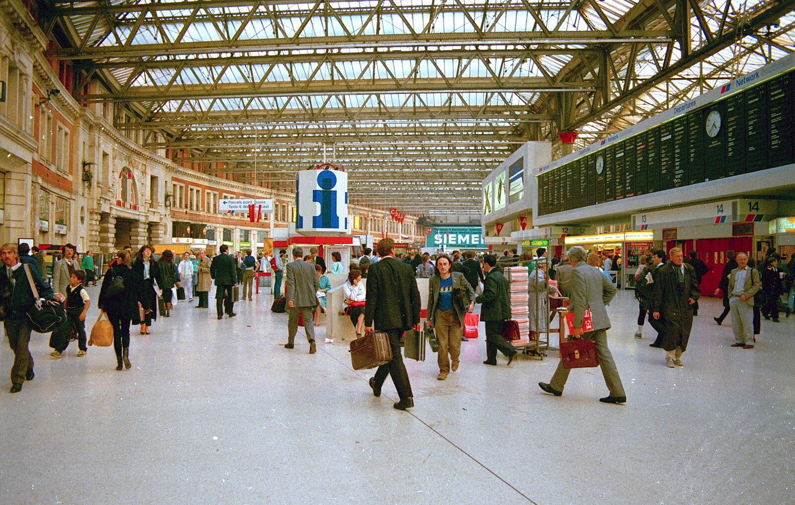 From Waterloo Station to Great Yarmouth, London and Norfolk - 20th September 1987: Commuters rush around