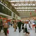 More travellers outside WHSMith, From Waterloo Station to Great Yarmouth, London and Norfolk - 20th September 1987