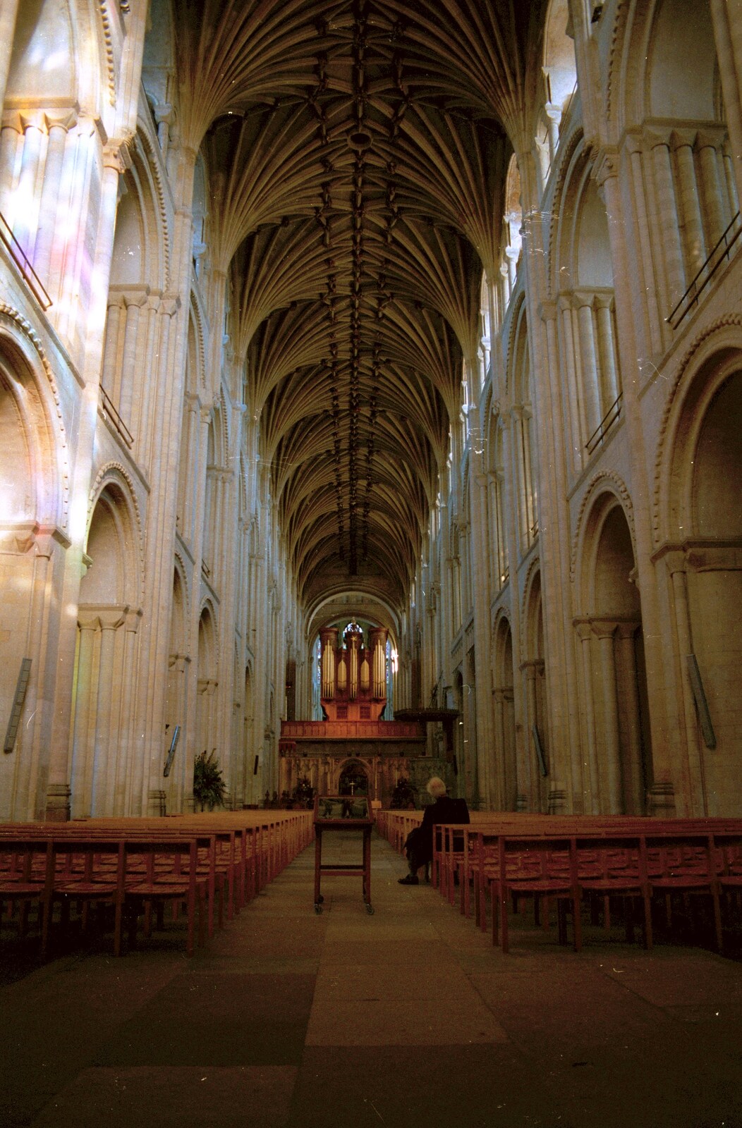 From Waterloo Station to Great Yarmouth, London and Norfolk - 20th September 1987: The nave of Norwich Cathedral