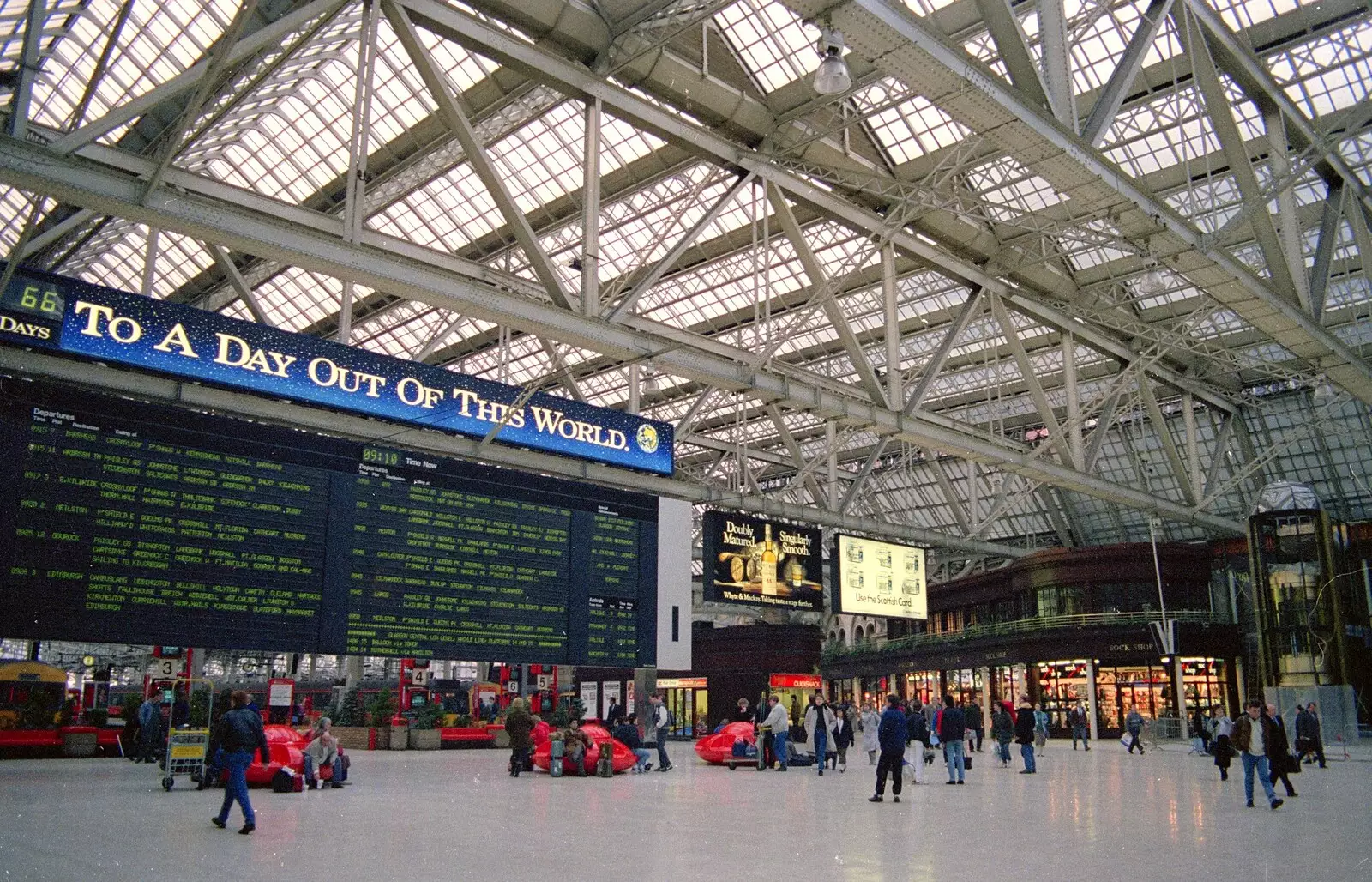 Glasgow's main railway station, from Sandbach to Loch Lomond, Cheshire and Scotland - 10th December 1987