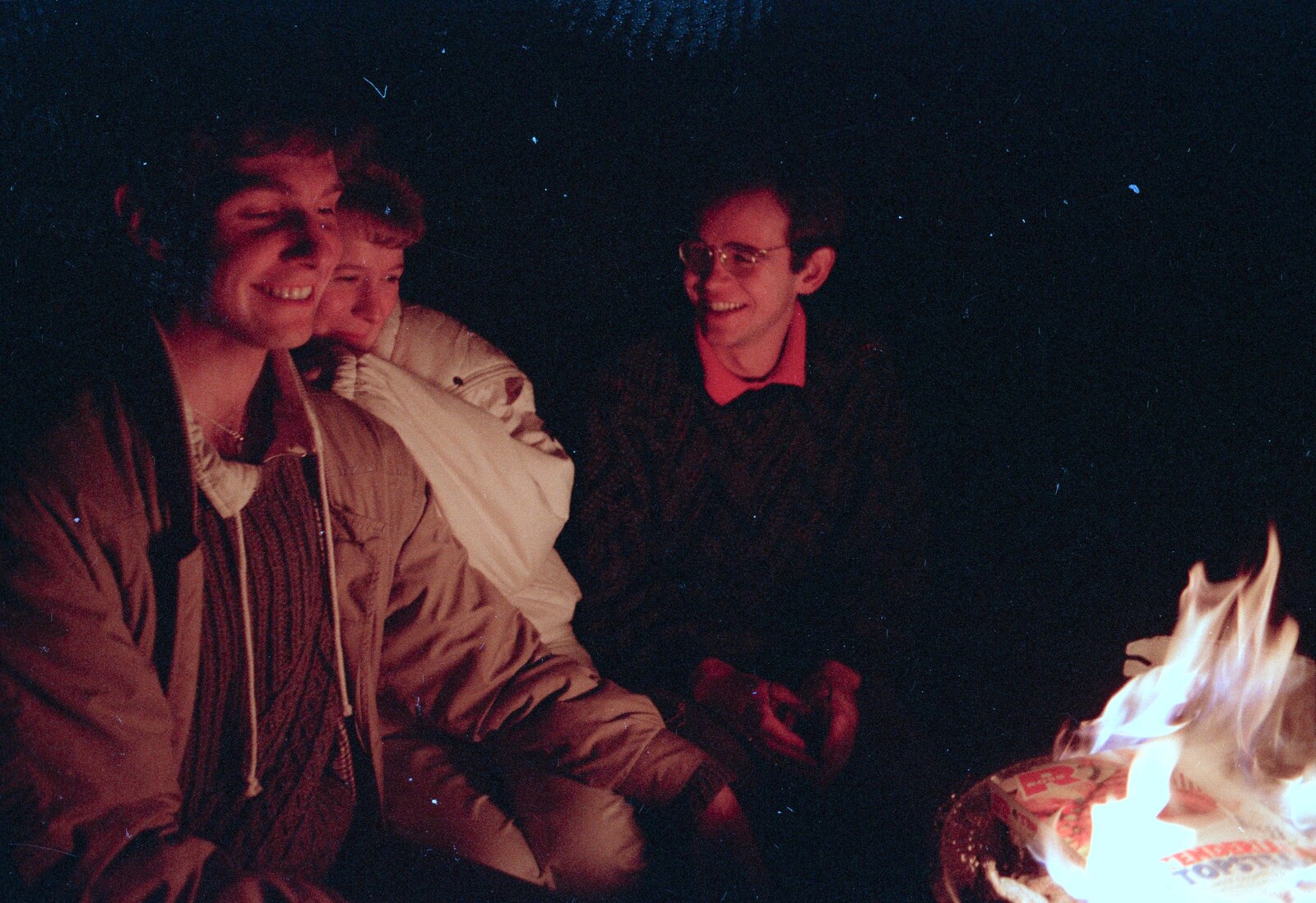 Sean, Maria and Phil have a burn up from Bransgore Barbeque and Soman-Wherry Drinks, Dorset and Norwich - 2nd April 1988