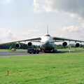 Visiting Sean and Farnborough Airshow, Hampshire - 15th July 1988, The Antonov AN-124 head on