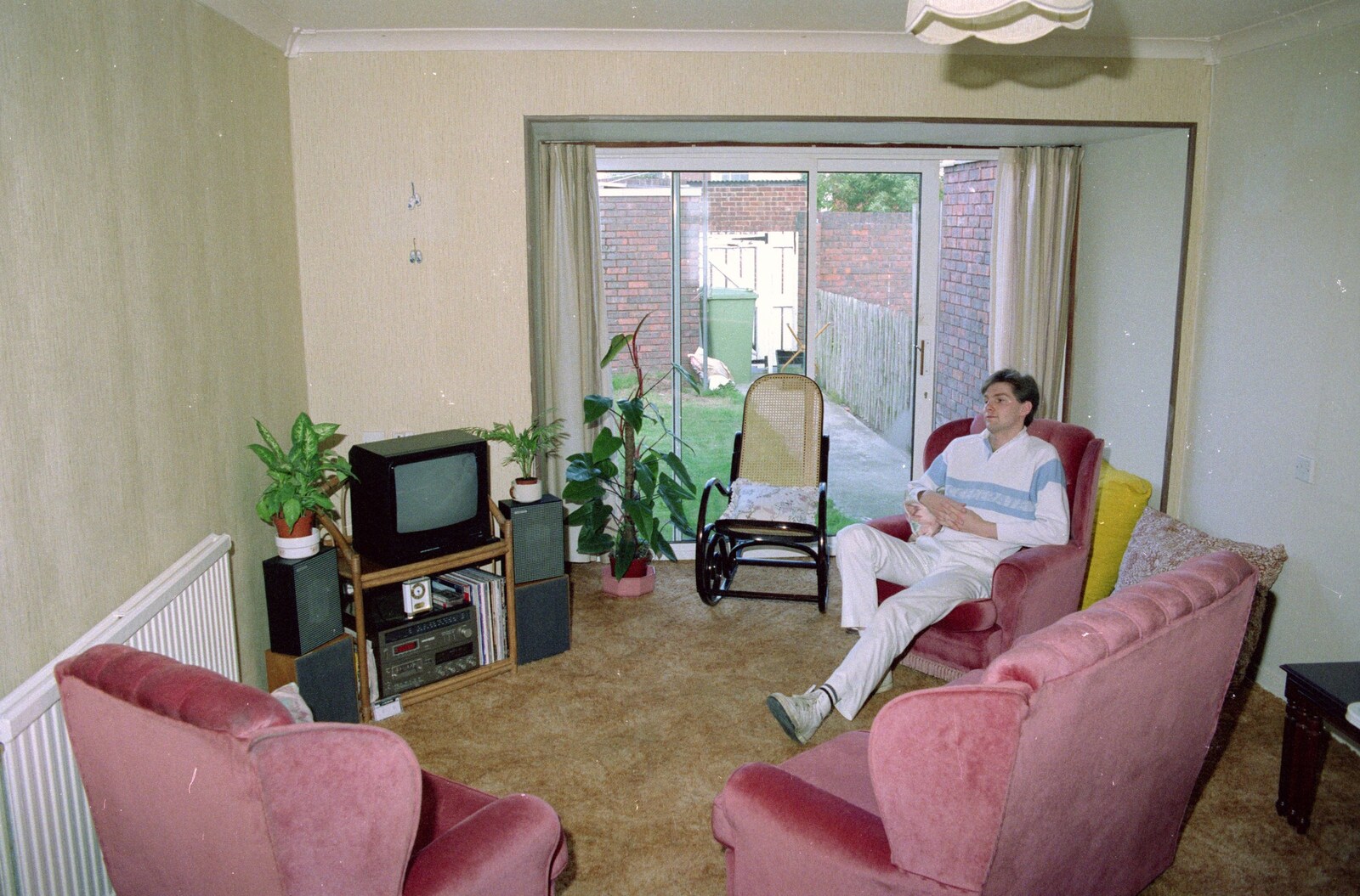 Sean in his lounge from Visiting Sean and Farnborough Airshow, Hampshire - 15th July 1988