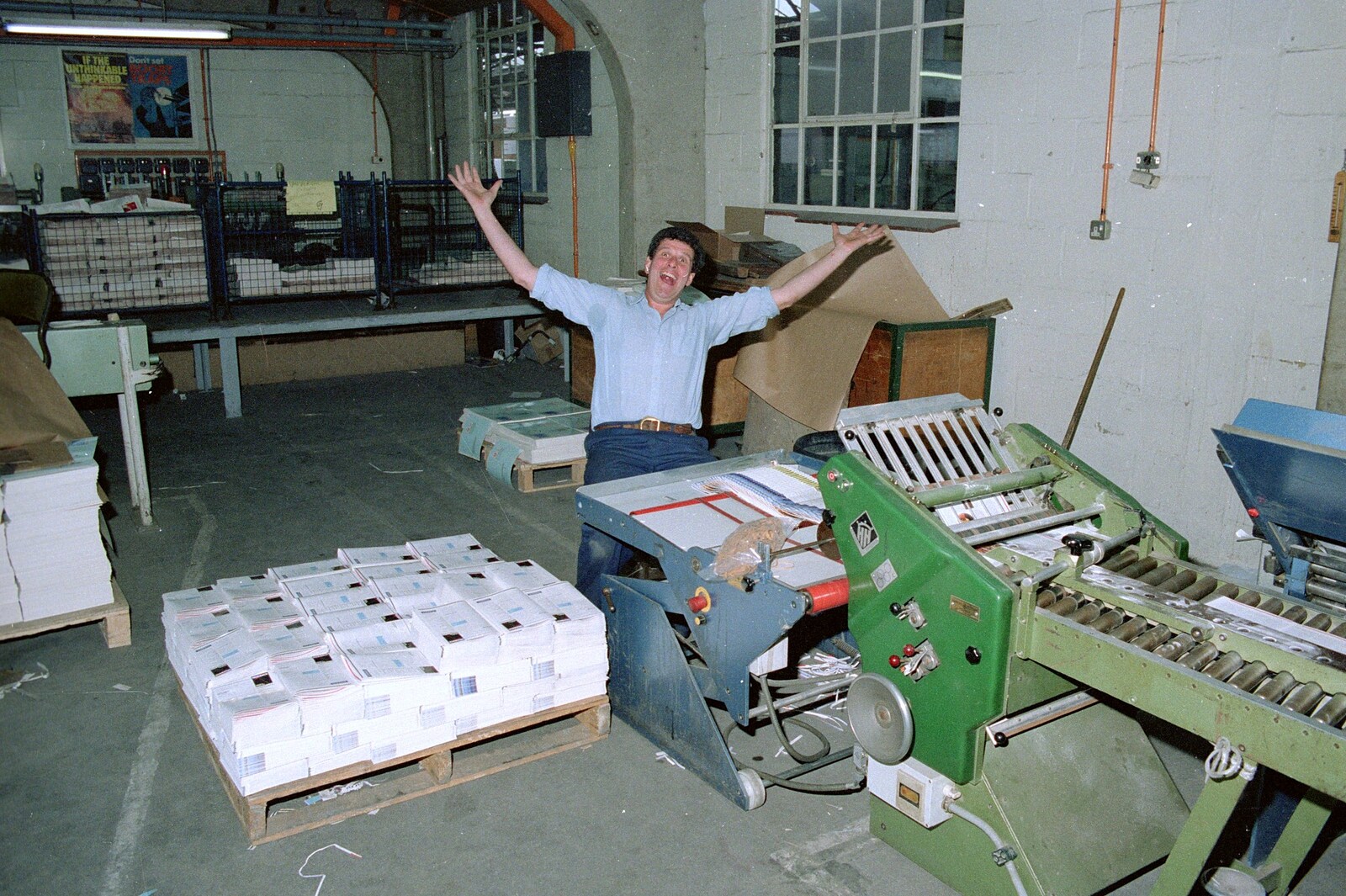 The dude on a Muller-Martini stitching line from Nosher Leaves Soman-Wherry Press, Norwich - 3rd August 1988