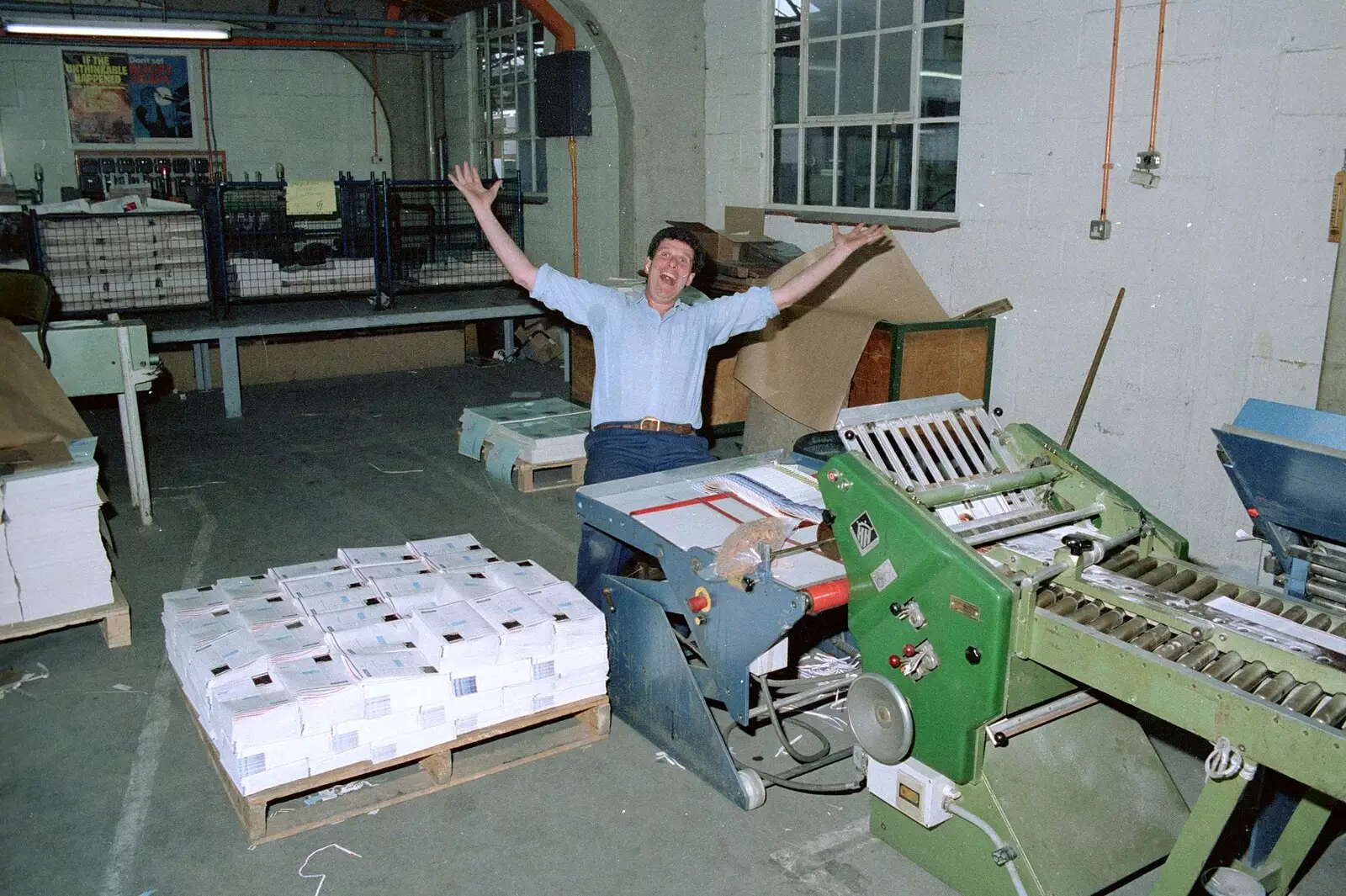 The dude on a Muller-Martini stitching line, from Nosher Leaves Soman-Wherry Press, Norwich - 3rd August 1988