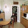 Hamish in his kitchen, Leaving Sewell's Cottages: from Red House to New Milton and Farnborough - 22nd September 1988