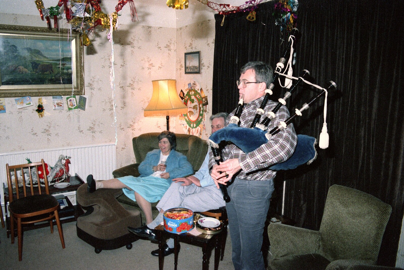 More bagpiping action from New Year's Eve at Hamish's, New Milton, Hampshire - 31st December 1988