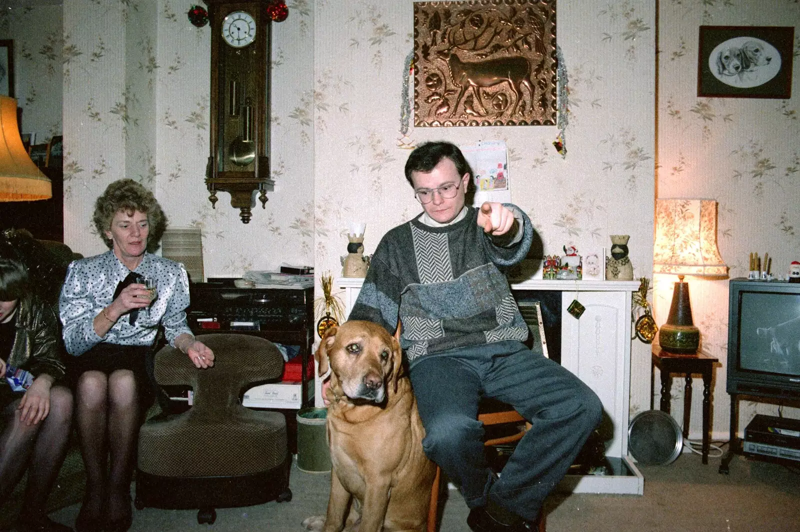 Hamish gets Geordie to look at the camera, from New Year's Eve at Hamish's, New Milton, Hampshire - 31st December 1988