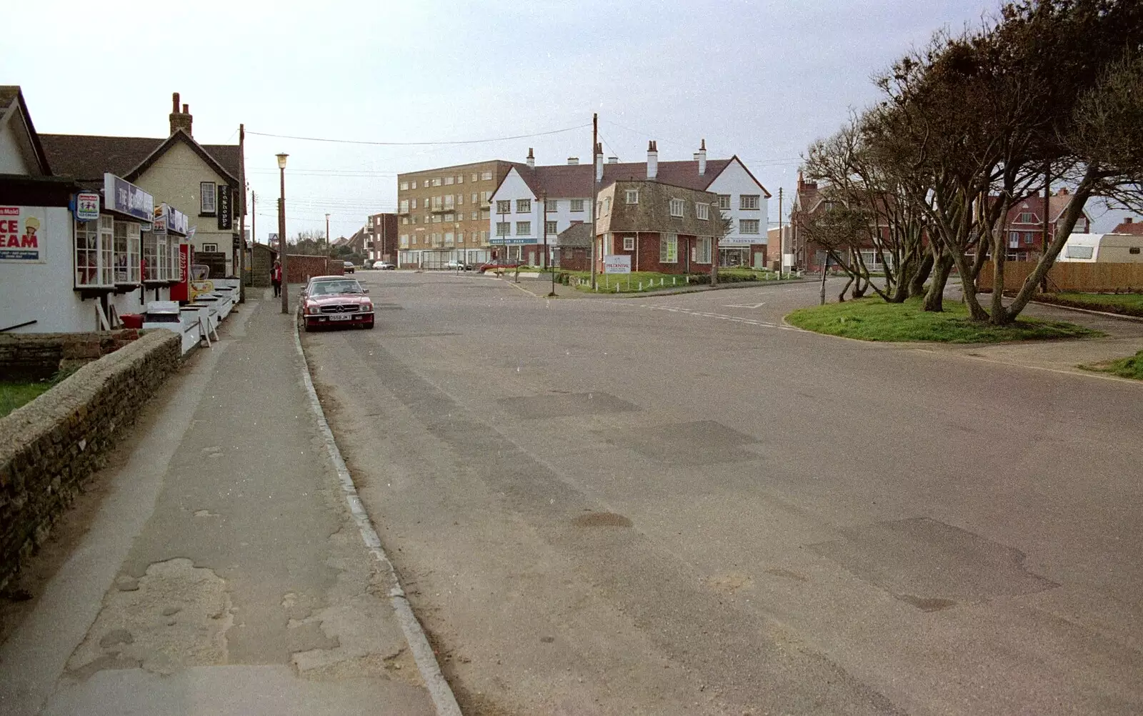 Marine Drive East and Beachcomber's Café, from Barton-on-Sea and Farnborough Miscellany, Hampshire - 26th March 1989