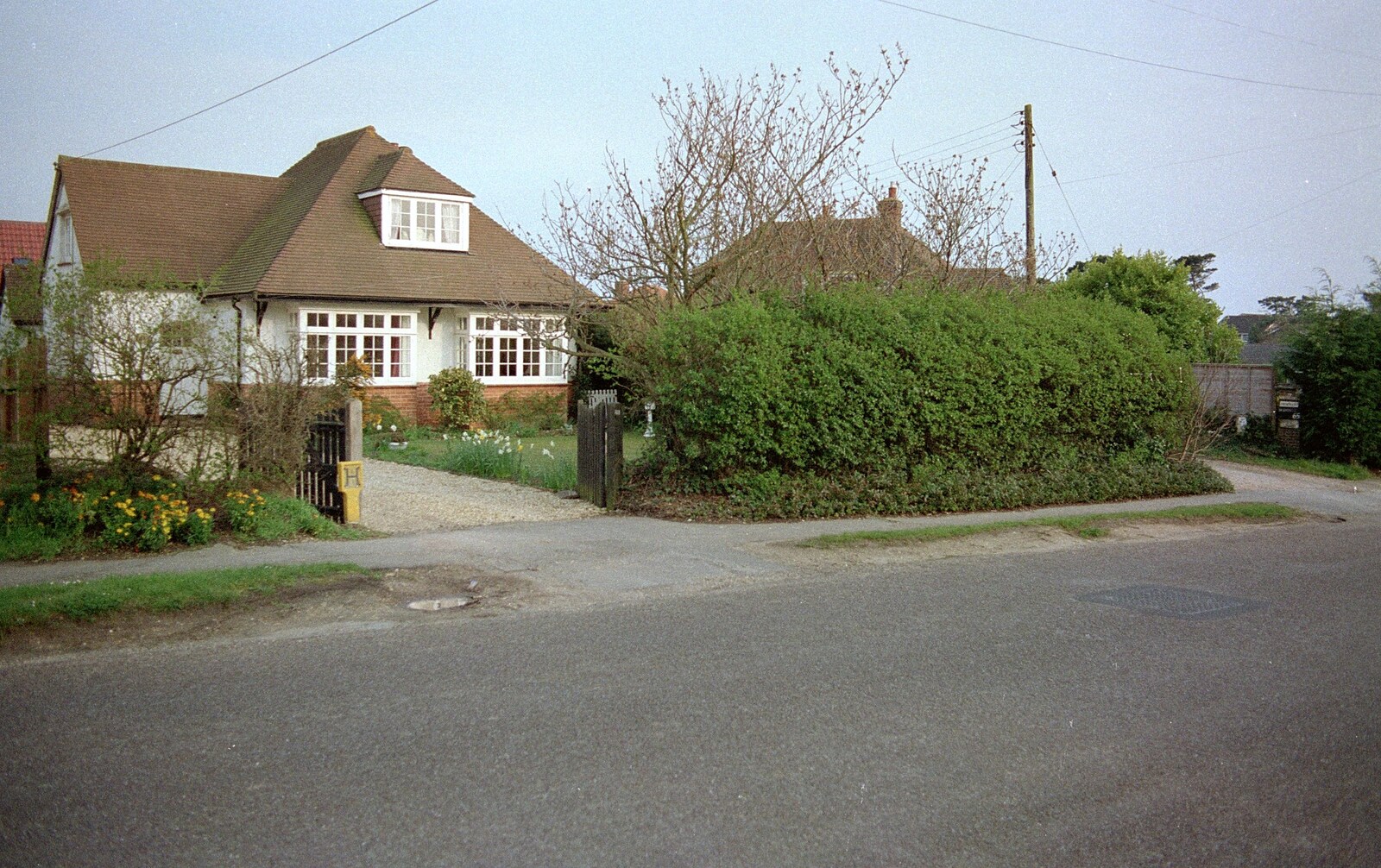 Barton-on-Sea and Farnborough Miscellany, Hampshire - 11th April 1989: Nosher's old pad at 61 Barton Court Avenue