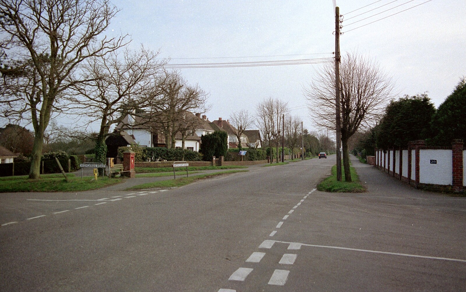 Barton-on-Sea and Farnborough Miscellany, Hampshire - 11th April 1989: The junction of Highland Road and Barton Court Avenue