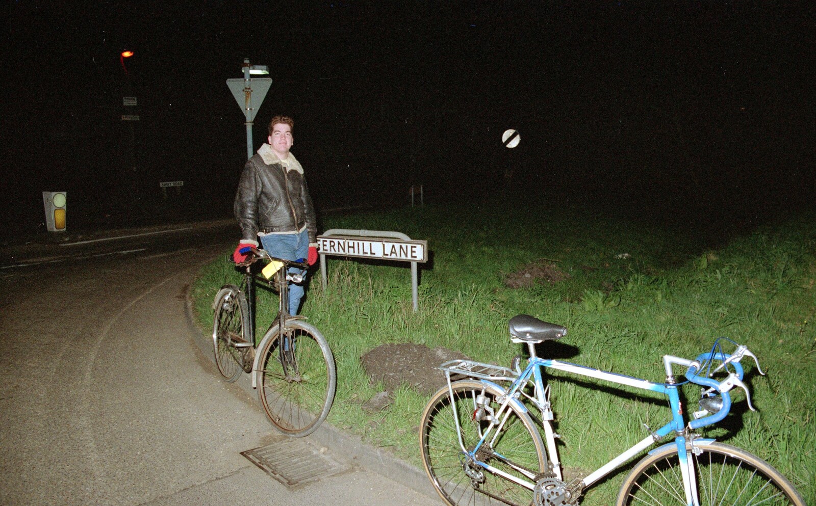 Barton-on-Sea and Farnborough Miscellany, Hampshire - 11th April 1989: Jon and Nosher's bike returning from The Plough Inn