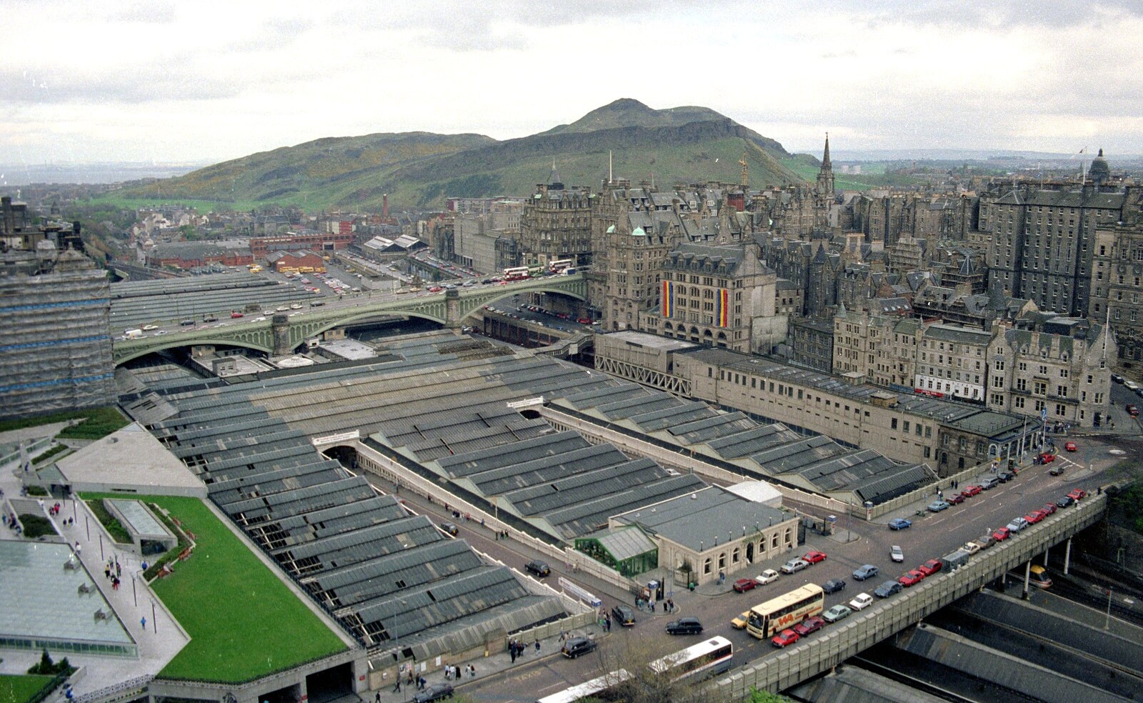 Another view of Edinburgh Waverley station from Uni: A Trip To Glasgow and Edinburgh, Scotland - 15th May 1989