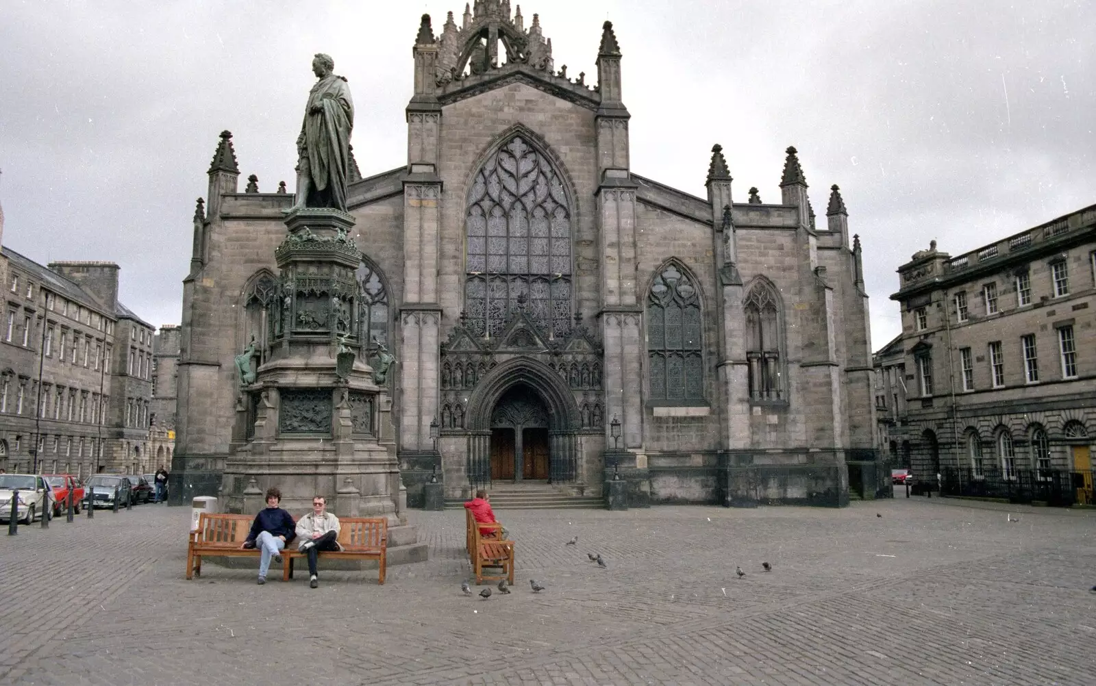 In a square, from Uni: A Trip To Glasgow and Edinburgh, Scotland - 15th May 1989