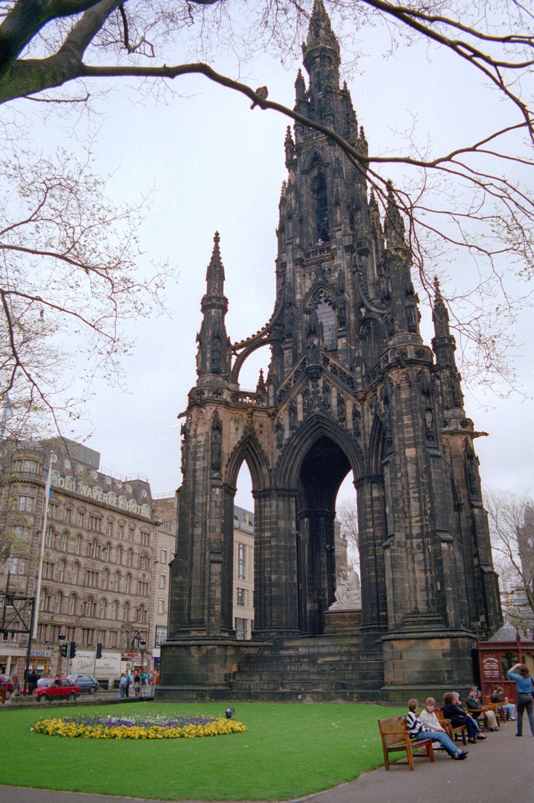 The Scott Monument from Uni: A Trip To Glasgow and Edinburgh, Scotland - 15th May 1989