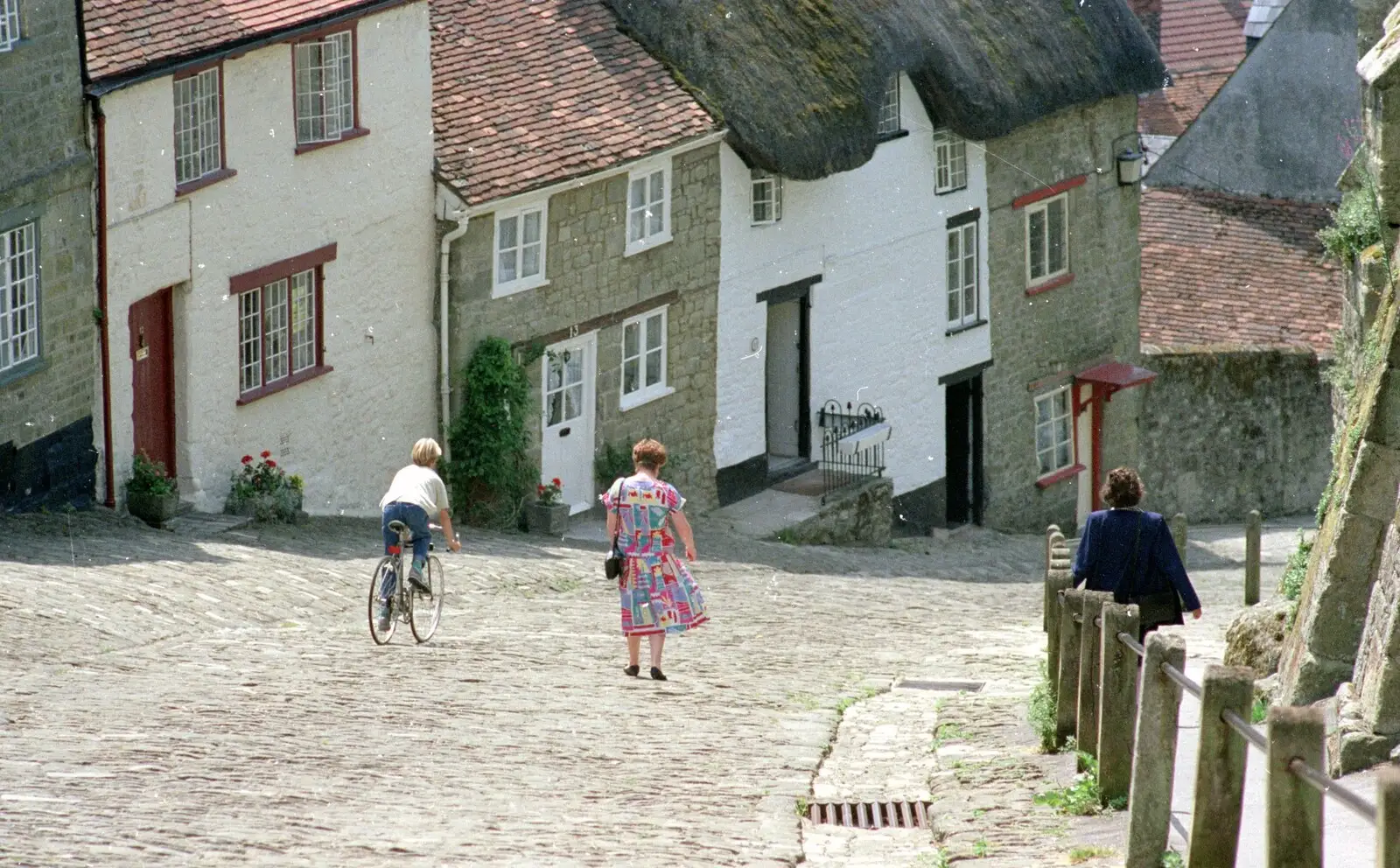 The kid from the Hovis adverts freewheels down Gold Hill, from Uni: A Trip to Yeovil, Shaftesbury, and the Tamar Bridge - 28th May 1989