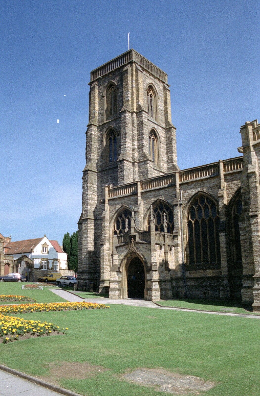 Uni: A Trip to Swindon, Shaftesbury, and the Tamar Bridge, Wiltshire, Dorset and Devon - 28th May 1989: A church in Swindon