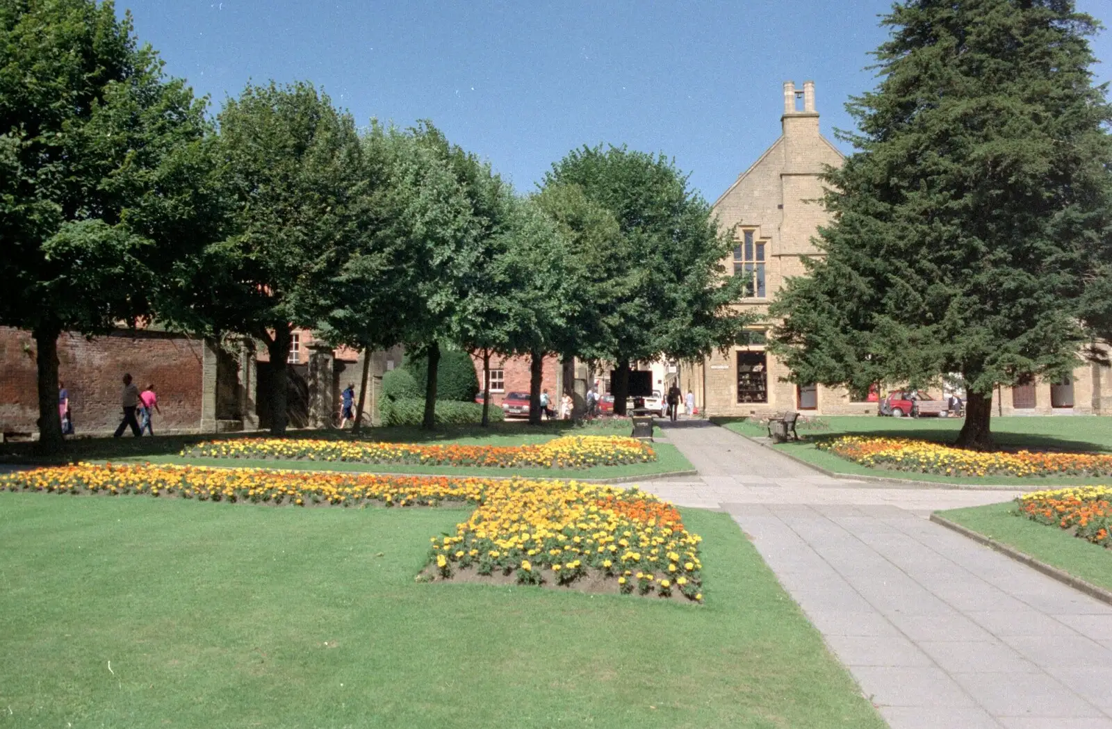 A park garden in Yeovil, from Uni: A Trip to Yeovil, Shaftesbury, and the Tamar Bridge - 28th May 1989