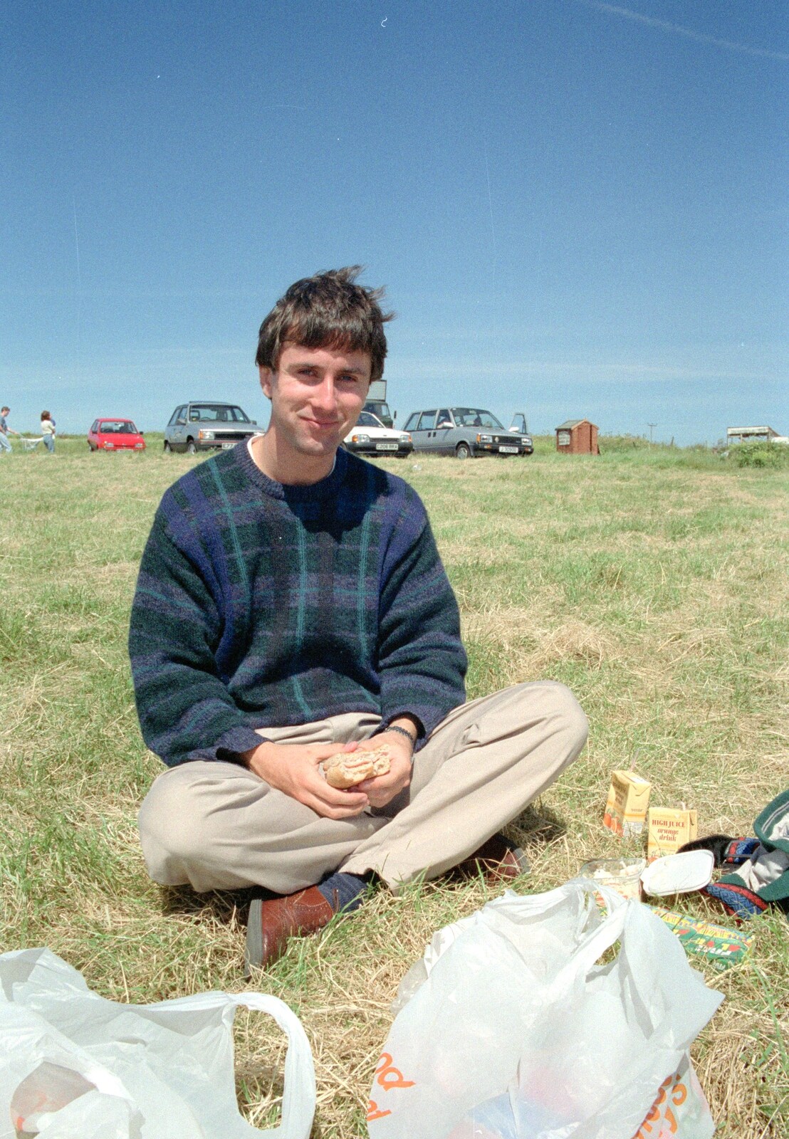 Riki with a sandwich from Uni: An End-of-it-all Trip to Land's End, Cornwall - 13th June 1989