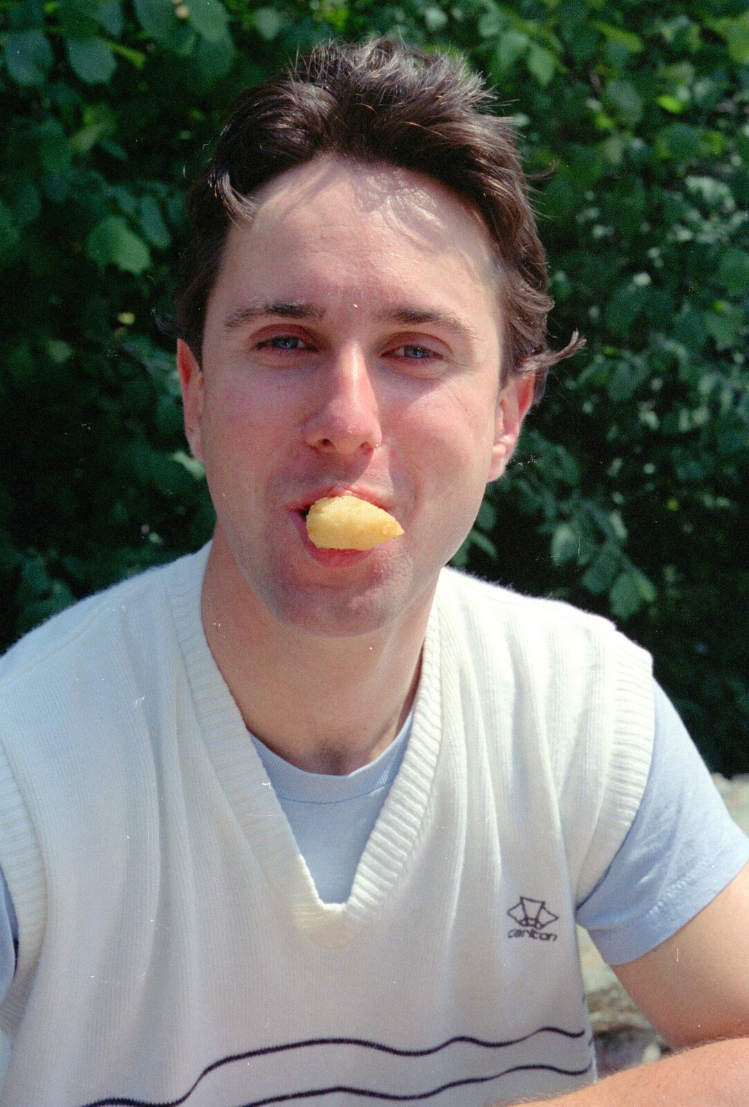 Riki with a piece of scampi in his mouth from Uni: A Burrator Bike Ride, Dartmoor - 20th June 1989