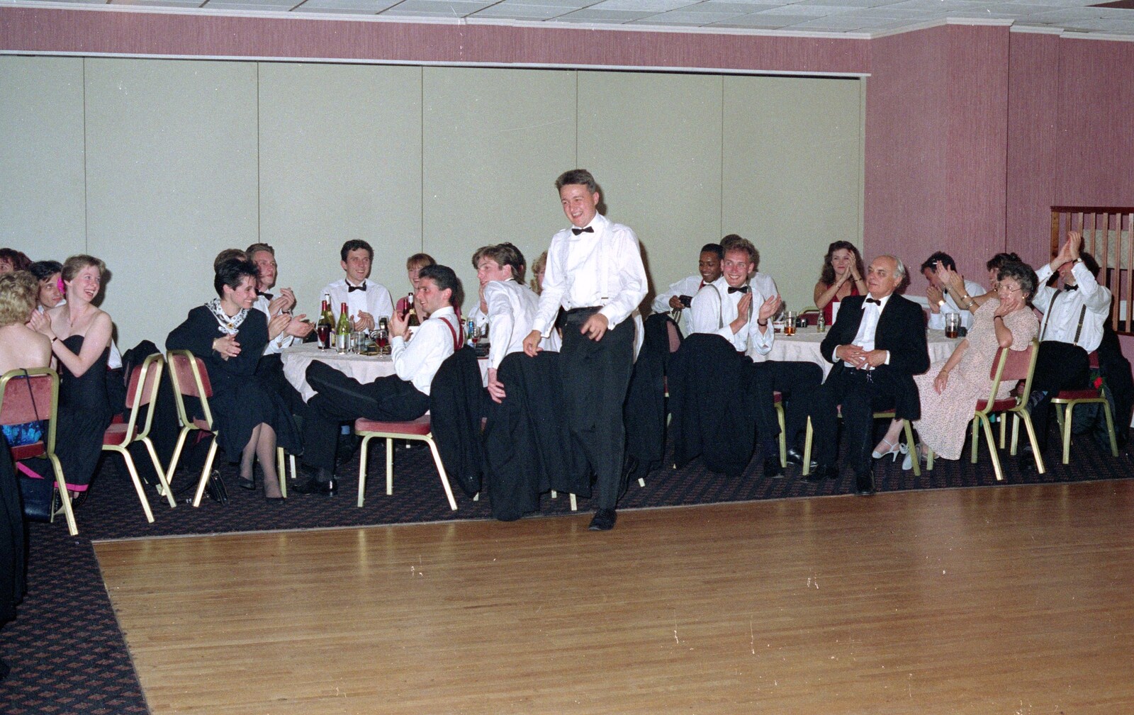Alun Evans gets an award from Uni: The BABS End-of-Course Ball, New Continental Hotel, Plymouth - 21st June 1989