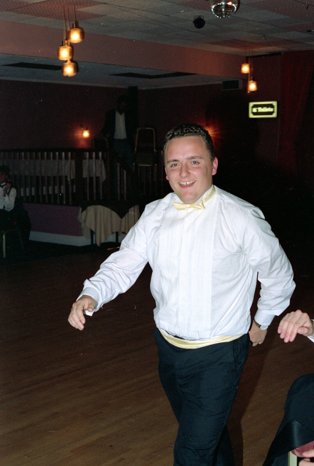 Andy Bray strides over from Uni: The BABS End-of-Course Ball, New Continental Hotel, Plymouth - 21st June 1989