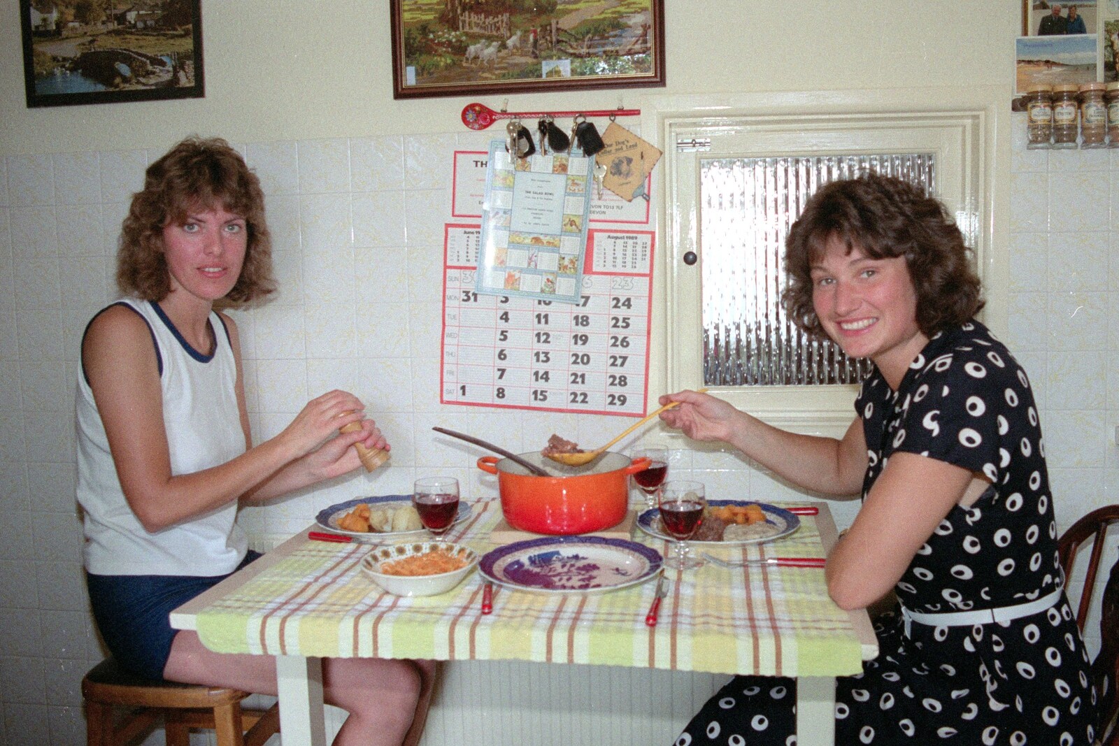 We have a spot of lunch from Uni: A Trip to the Riviera and Oberon Gets New Shoes, Torquay and Harbertonford, Devon - 3rd July 1989