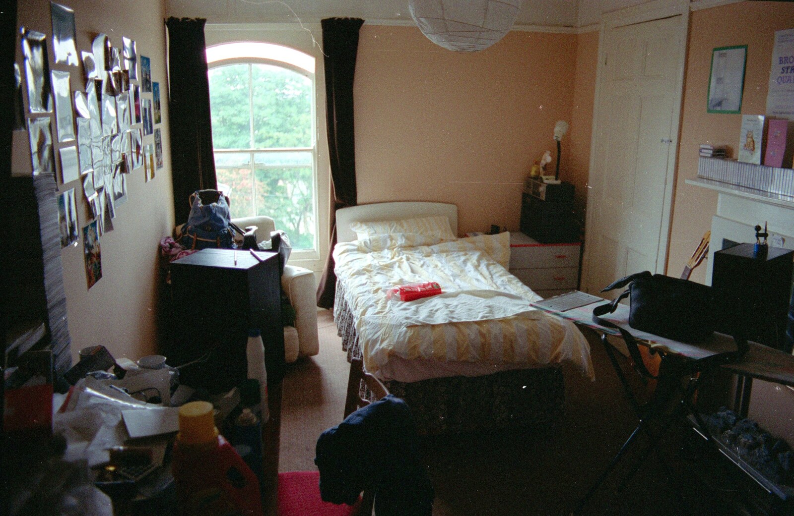 Nosher's bedroom from Uni: Horse Riding on Dartmoor, and Nosher's Bedroom, Shaugh Prior and Plymouth - 8th July 1989