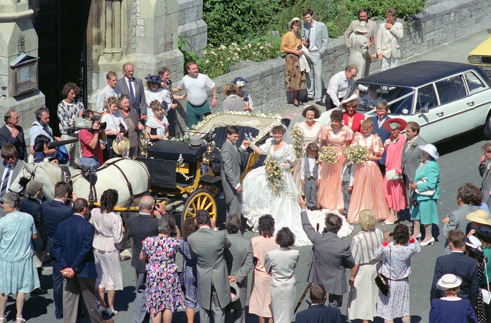 Uni: Risky Business, A Wedding Occurs and Dave Leaves, Wyndham Square, Plymouth - 15th July 1989: The teeming throngs see the bride and groom off